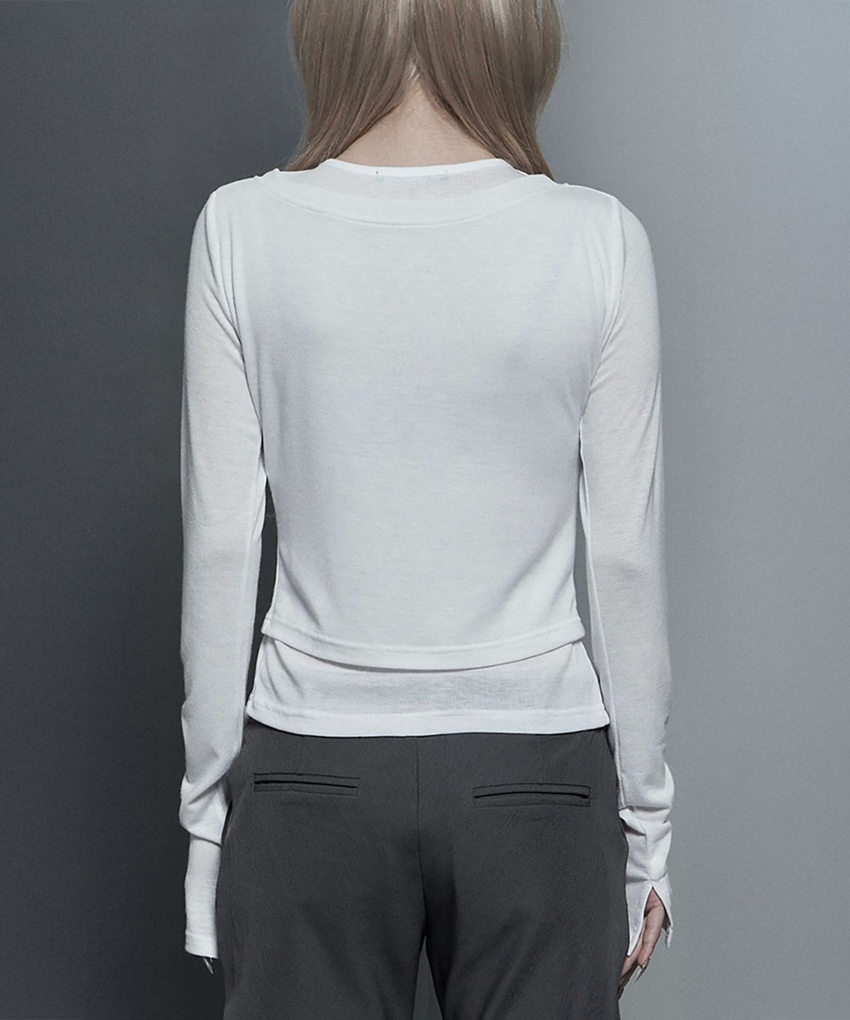 에트오소메(ETRE AU SOMMET) U-Neck Double Button layered Cardigan (White)