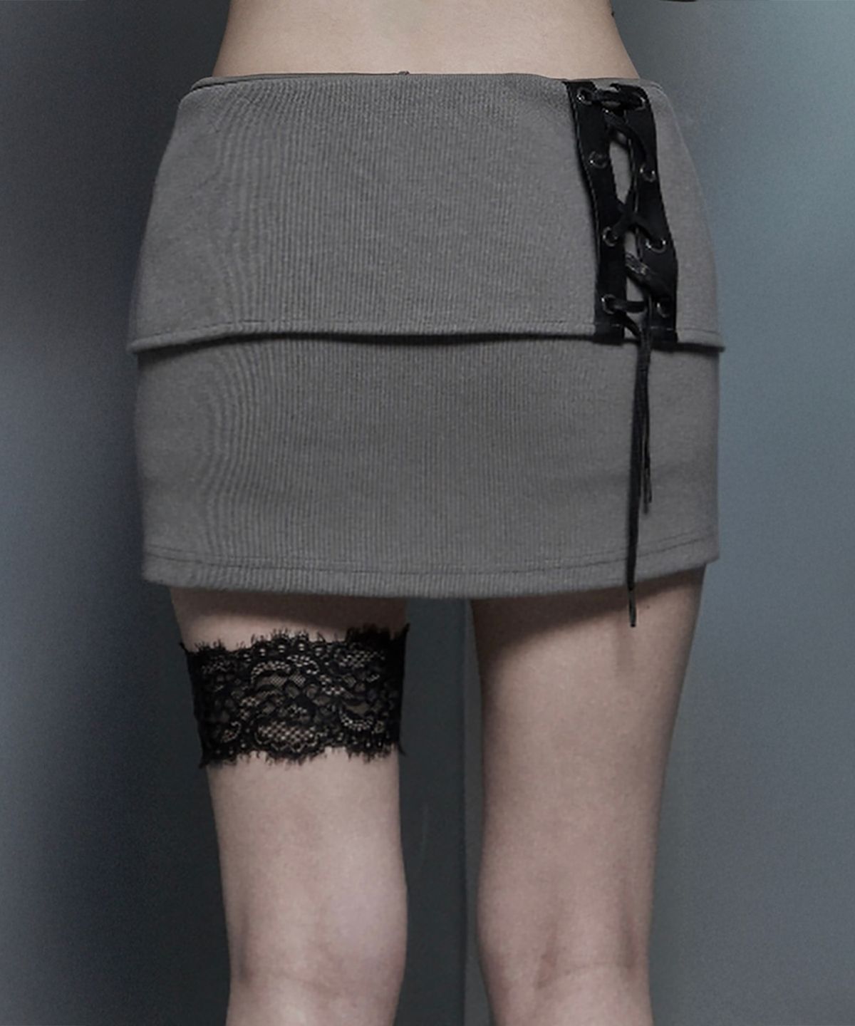 에트오소메(ETRE AU SOMMET) Lace-Up Mini Skirt Pants (Mocha)