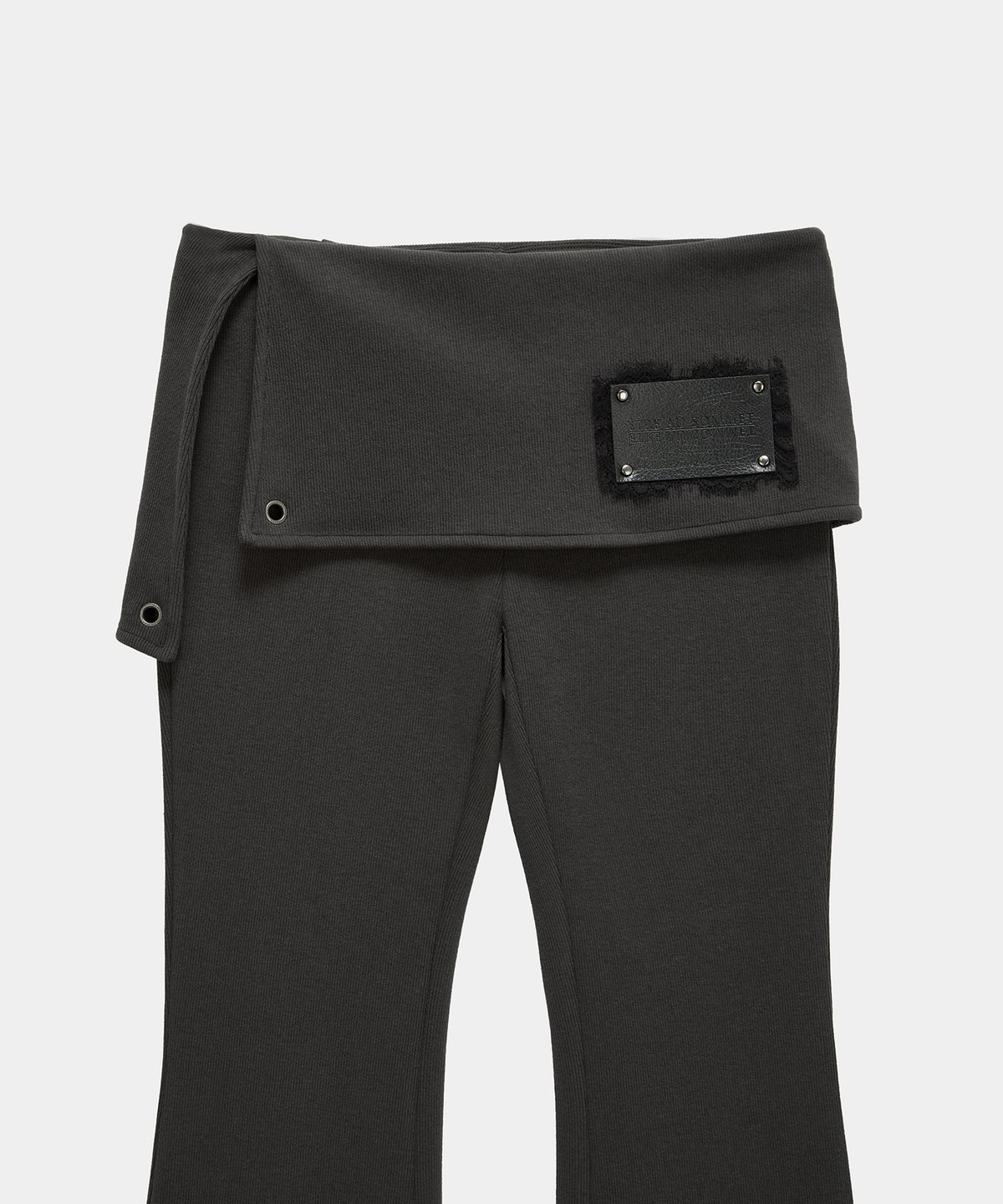 에트오소메(ETRE AU SOMMET) Lace-Up Side Slit Bootcut Pants (Charcoal)
