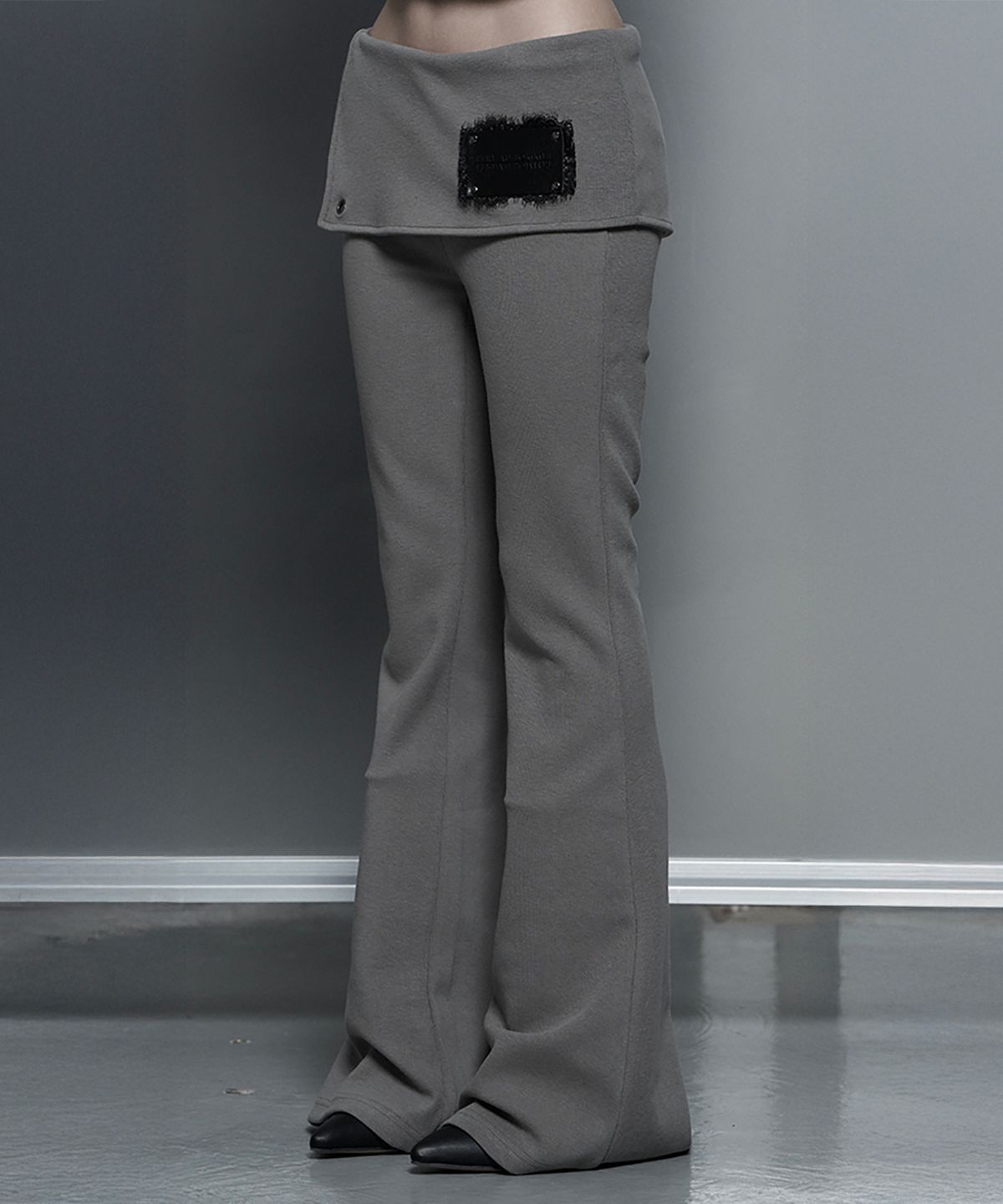 에트오소메(ETRE AU SOMMET) Lace-Up Side Slit Bootcut Pants (Mocha)