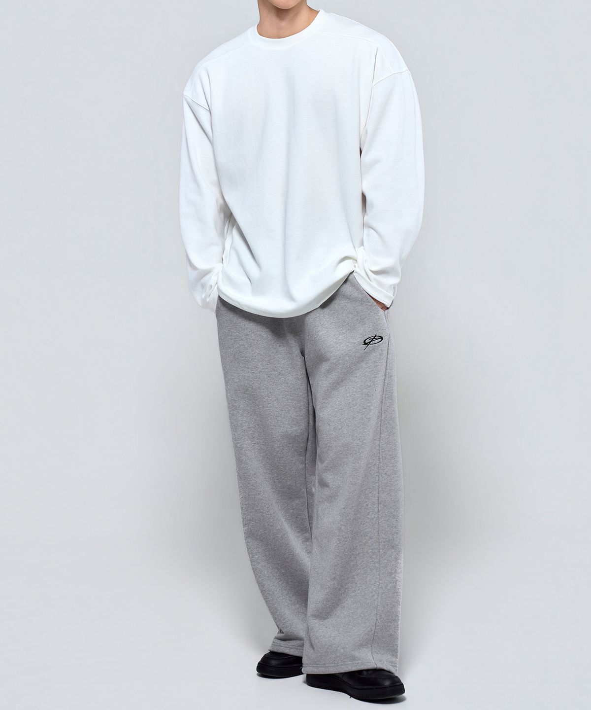 피지컬가먼츠(PHYSICAL GARMENTS) P2618_절개 스트레이트 팬츠 [2COLOR]