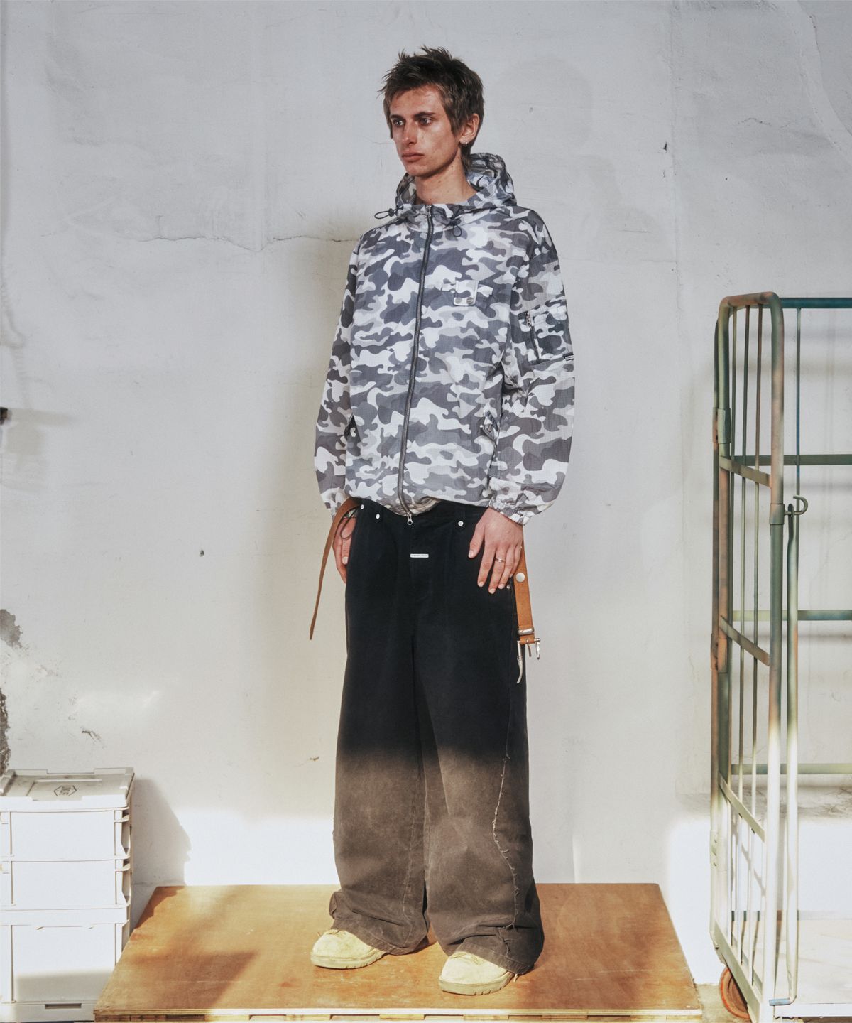 더바이닐하우스(THEVINYLHOUSE) SAG WIDE BELTED PANTS BLACK