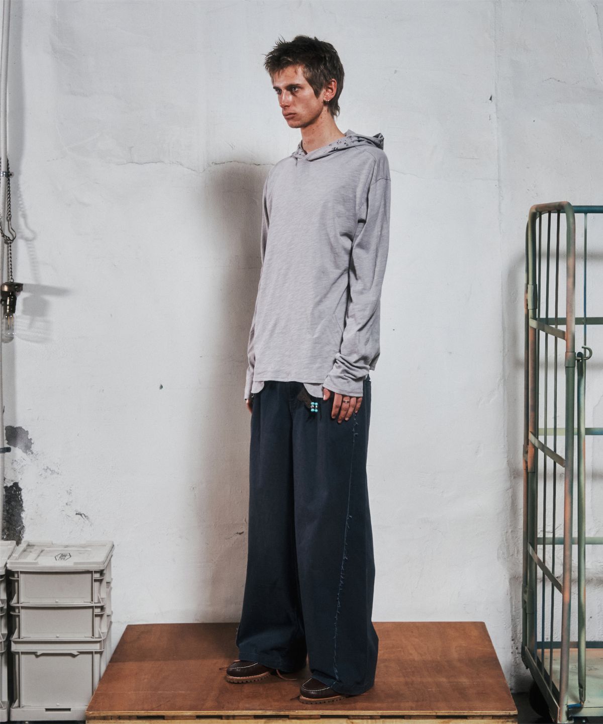 더바이닐하우스(THEVINYLHOUSE) SAG WIDE BELTED PANTS NAVY