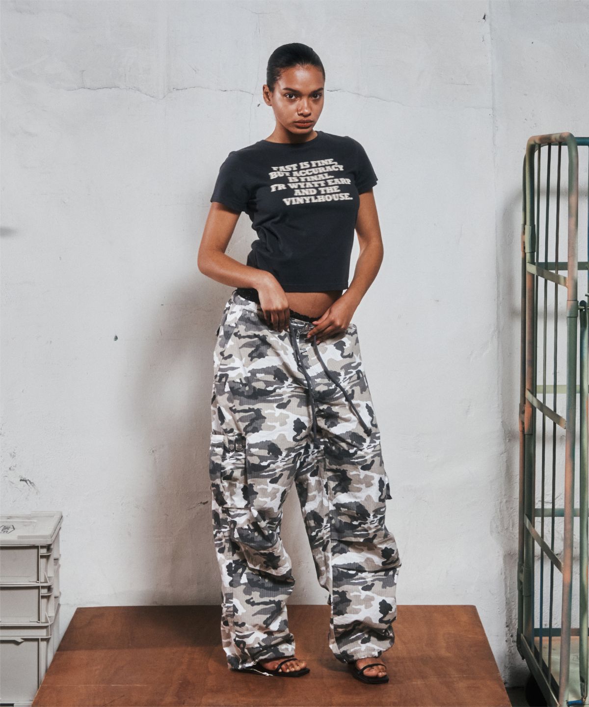 더바이닐하우스(THEVINYLHOUSE) RIBSTOP OVER CARGO PANTS (W) CAMO