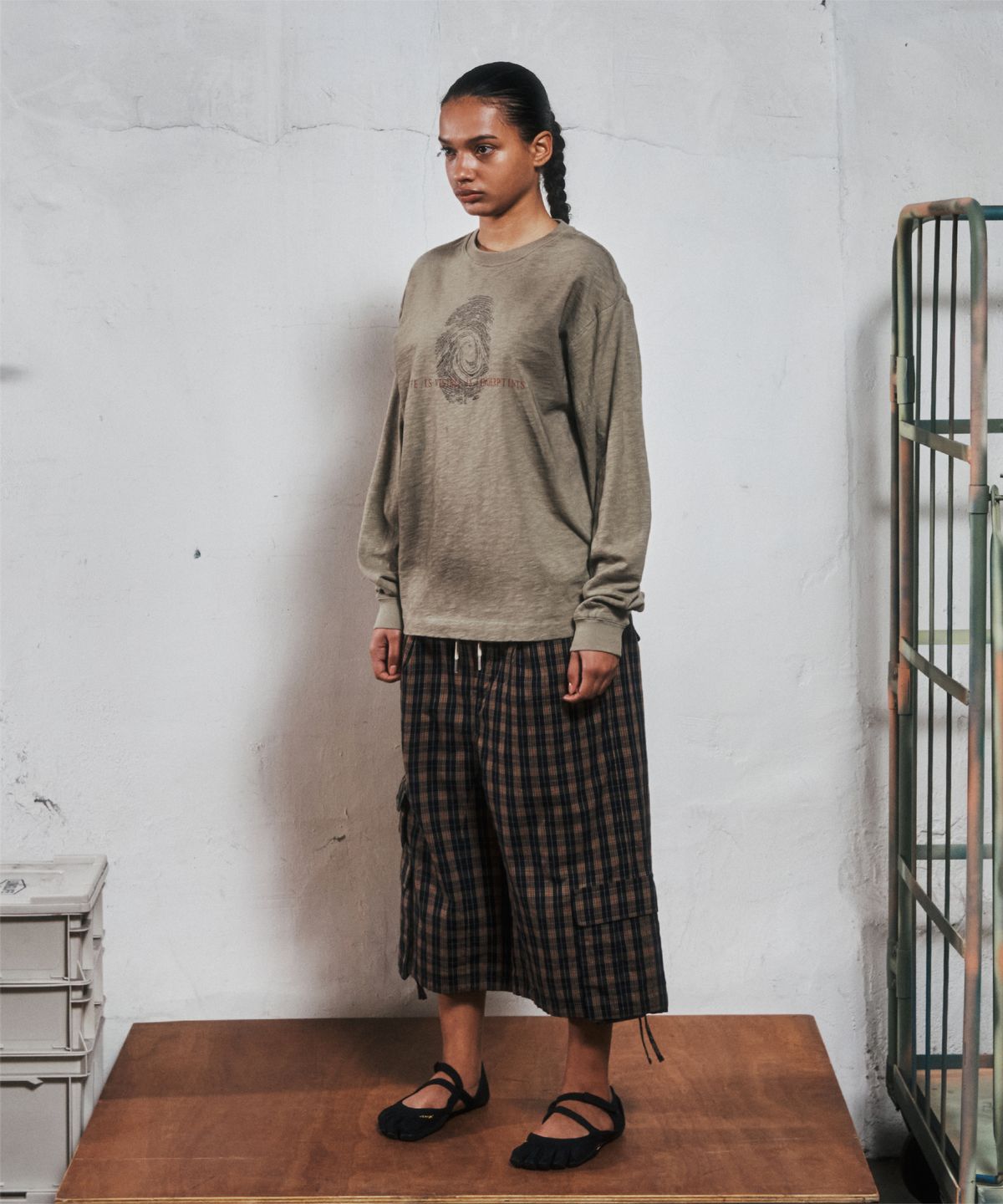 더바이닐하우스(THEVINYLHOUSE) FINGERPRINT SLUB LS TEE OLIVE