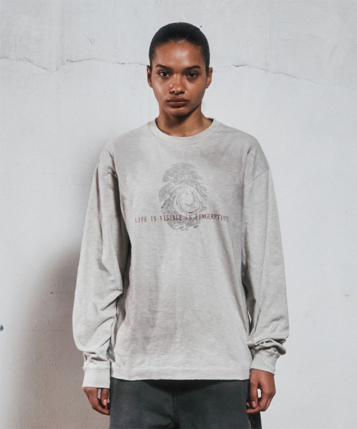 더바이닐하우스(THEVINYLHOUSE) FINGERPRINT SLUB LS TEE BEIGE