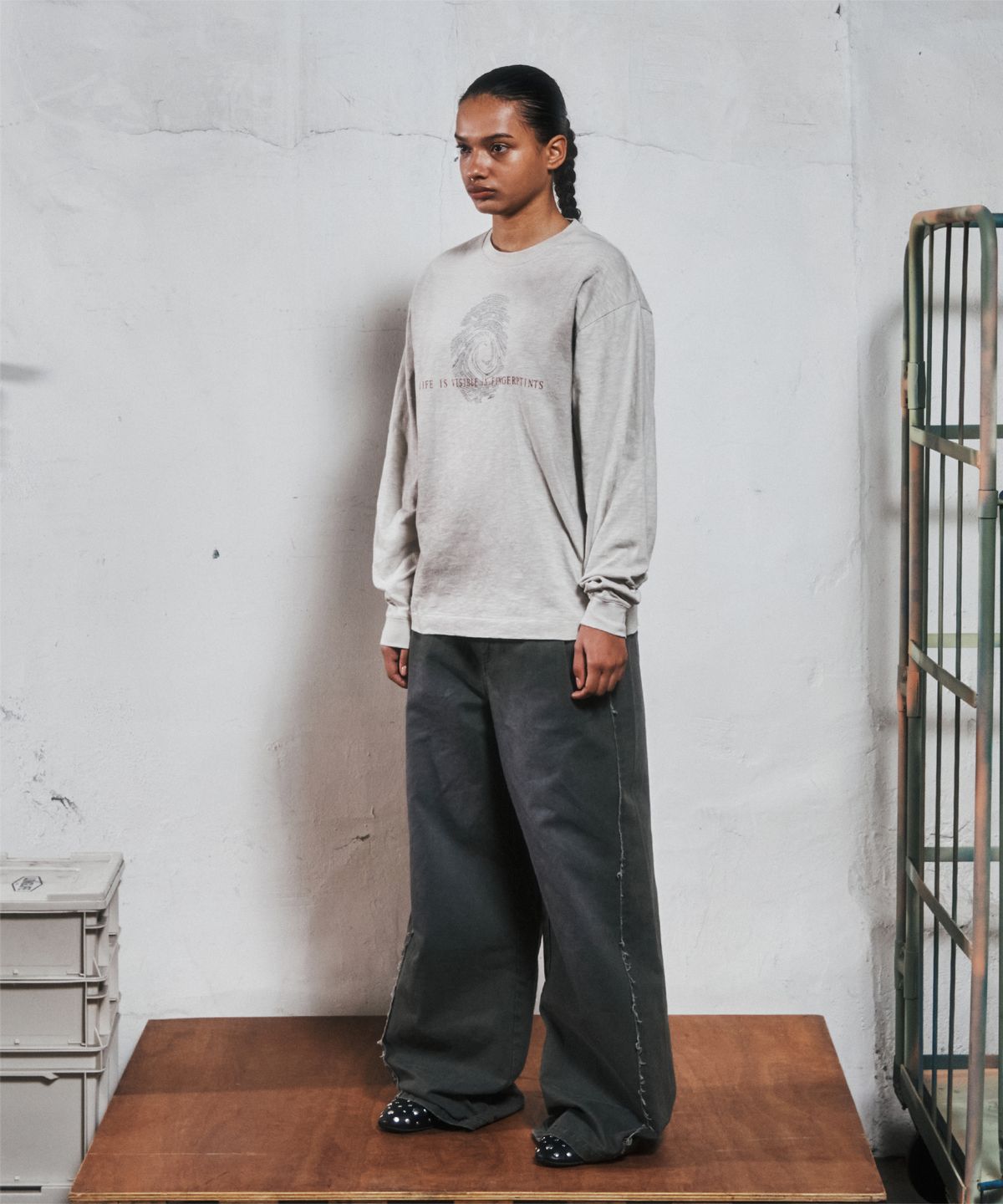 더바이닐하우스(THEVINYLHOUSE) FINGERPRINT SLUB LS TEE BEIGE
