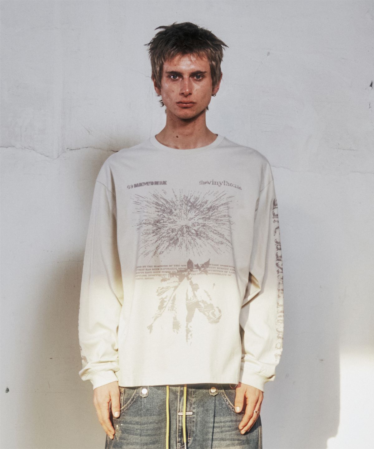 더바이닐하우스(THEVINYLHOUSE) ROUGH DRAWING LS TEE BEIGE
