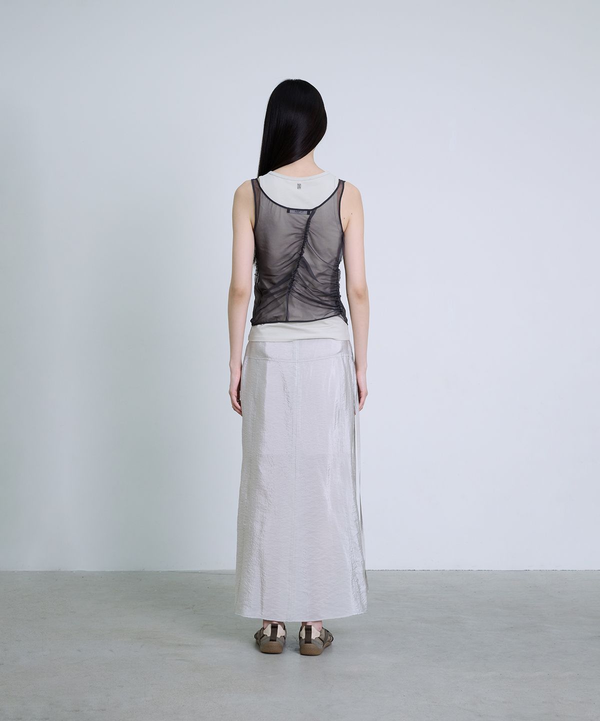 더애틋(THE AÉTUT) Asymmetrical incision Maxi Skirt_Light Grey