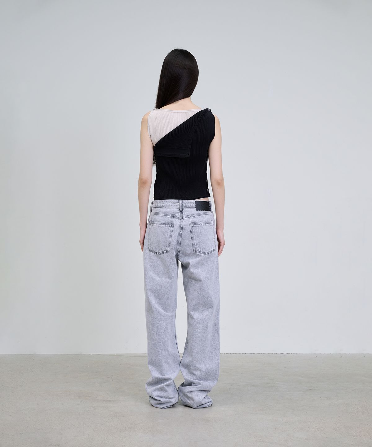 더애틋(THE AÉTUT) Low-Rise Straight Denim Pants_Grey