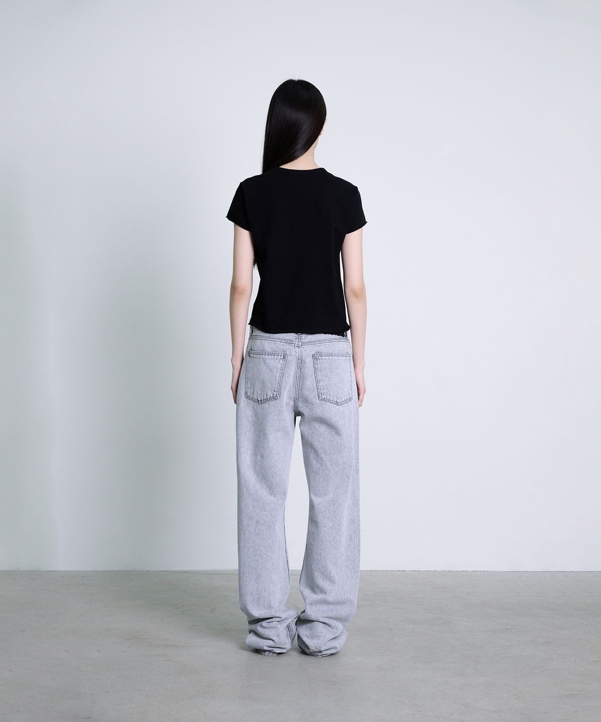 더애틋(THE AÉTUT) Raw Edge Cotton Logo T-Shirt_Black