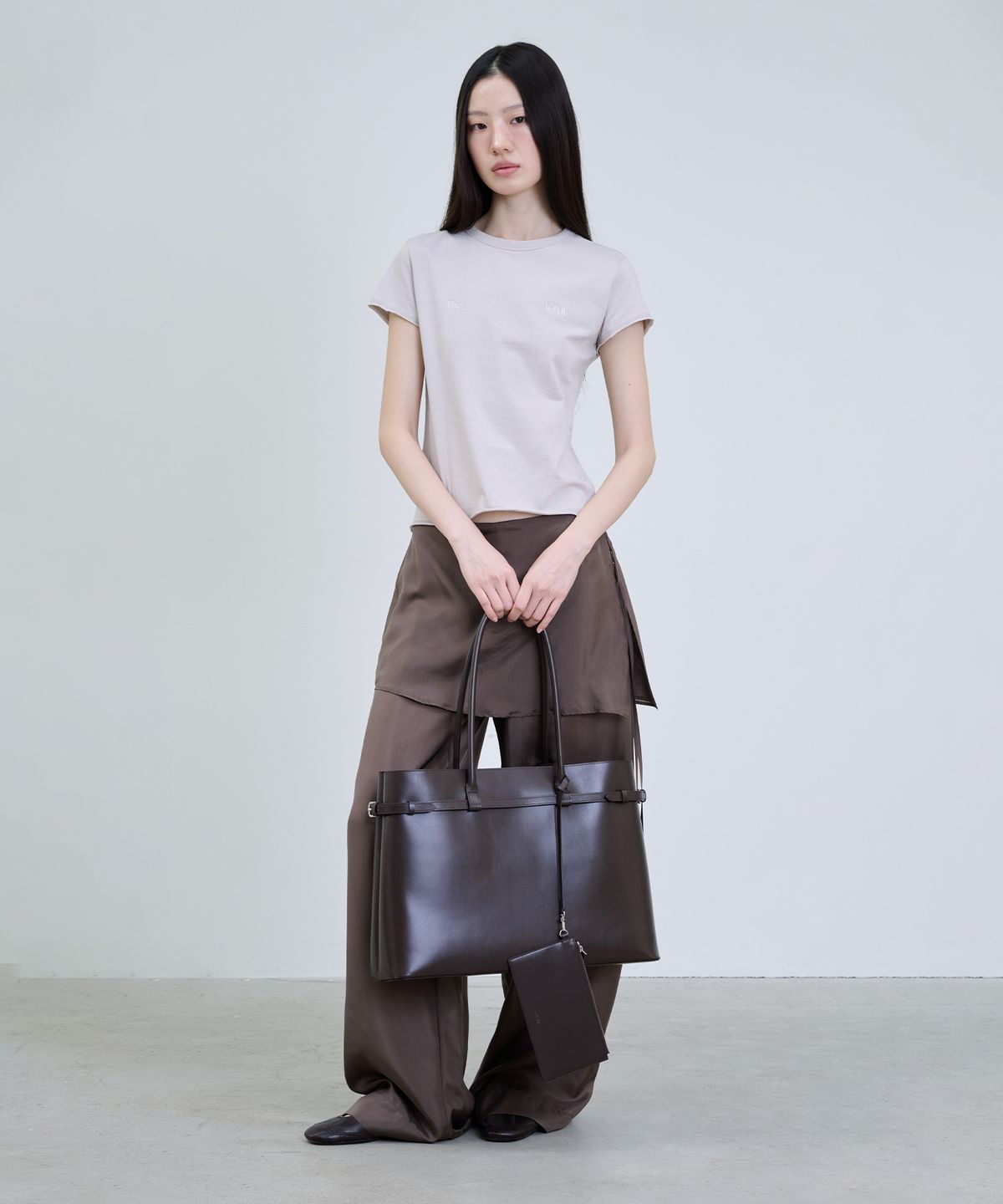 더애틋(THE AÉTUT) Classic Belted Leather Tote Bag_Brown