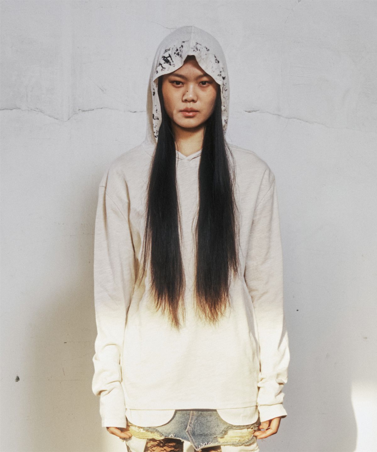 더바이닐하우스(THEVINYLHOUSE) LETTERING SLUB HOODIE LS TEE CREAM