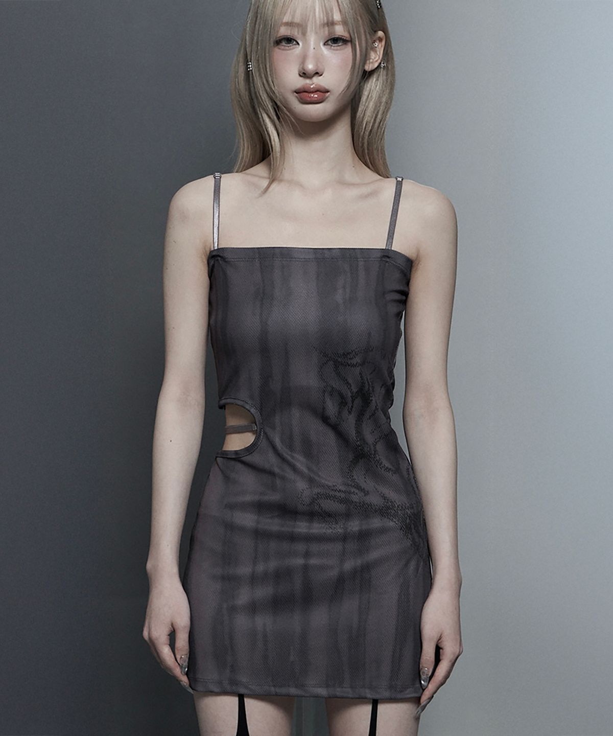 에트오소메(ETRE AU SOMMET) Side Cut-Out Mini One-Piece (Brown)