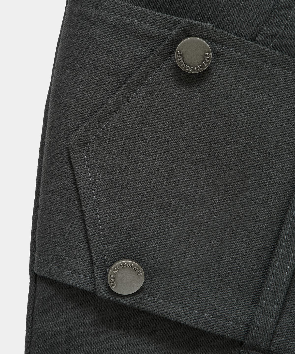 에트오소메(ETRE AU SOMMET) Front Zip Belt Detail Mini Skirt (Dark Gray)