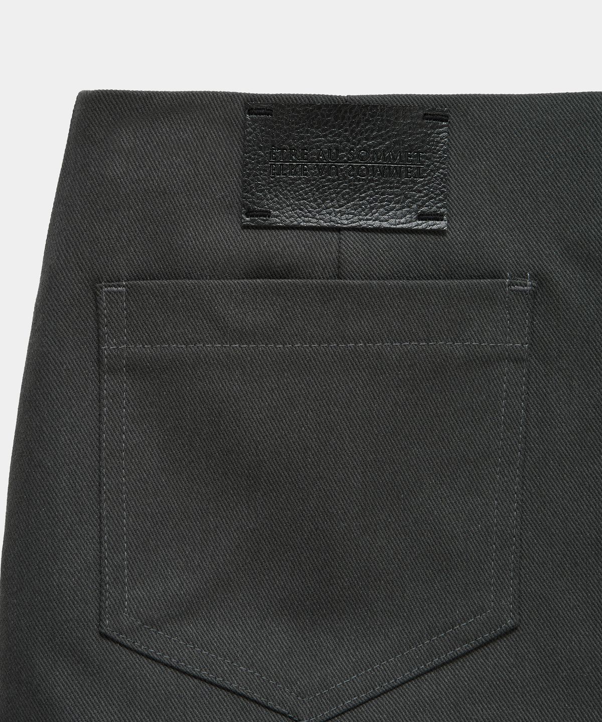 에트오소메(ETRE AU SOMMET) Front Zip Belt Detail Mini Skirt (Dark Gray)