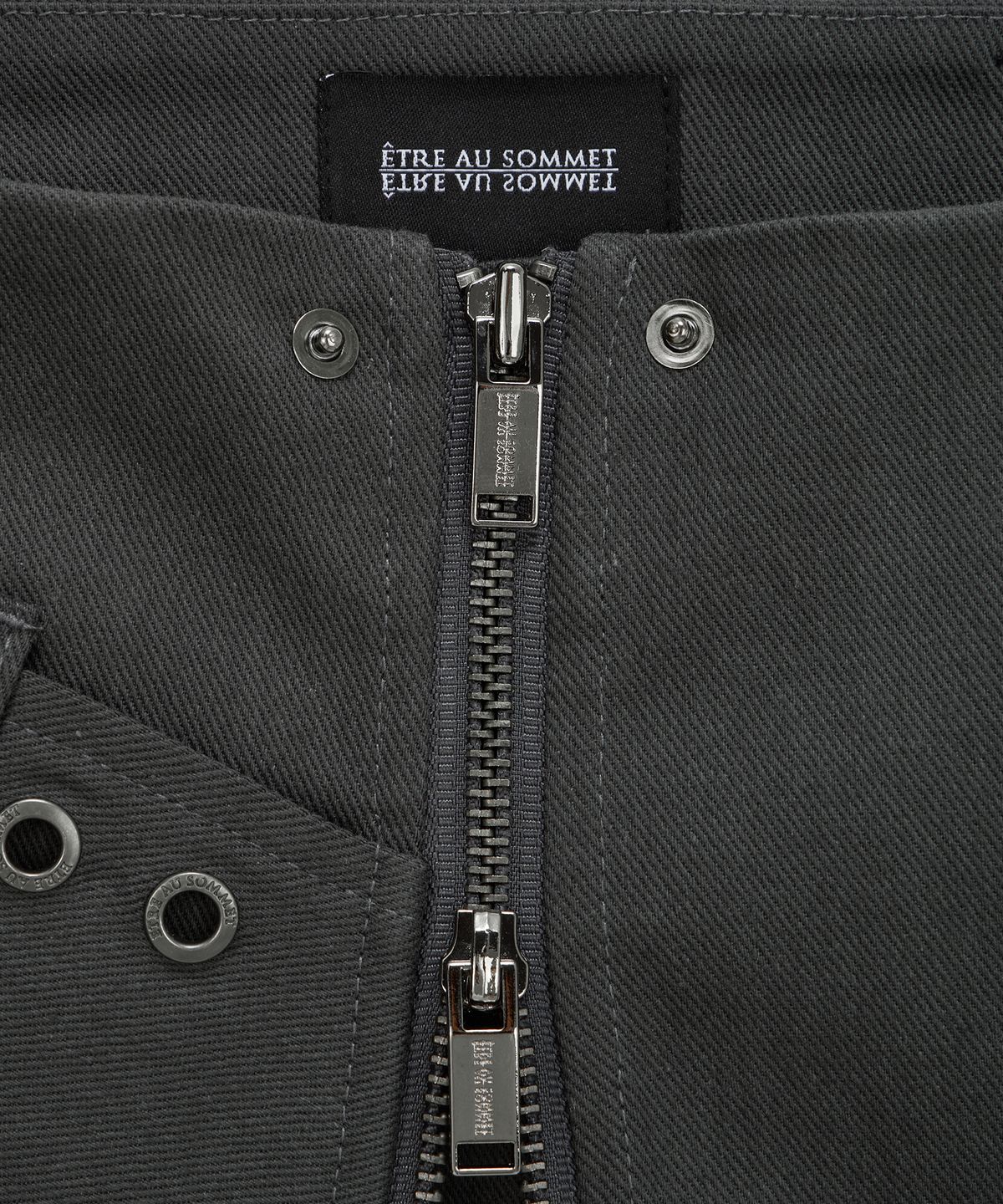 에트오소메(ETRE AU SOMMET) Front Zip Belt Detail Mini Skirt (Dark Gray)