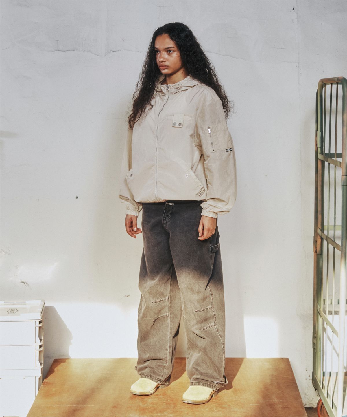 더바이닐하우스(THEVINYLHOUSE) RIBSTOP SHEER WINDBREAKER BEIGE