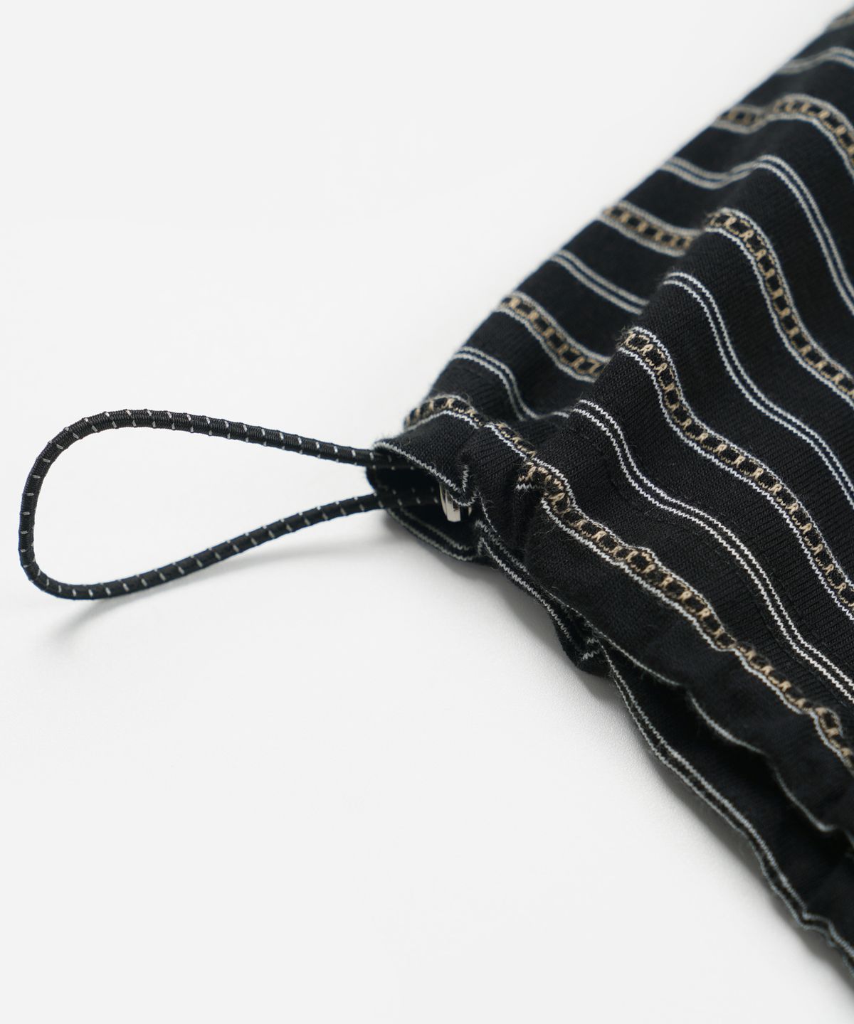 프리즘웍스(FRIZMWORKS) JACQUARD STRIPE HALF TEE _ BLACK