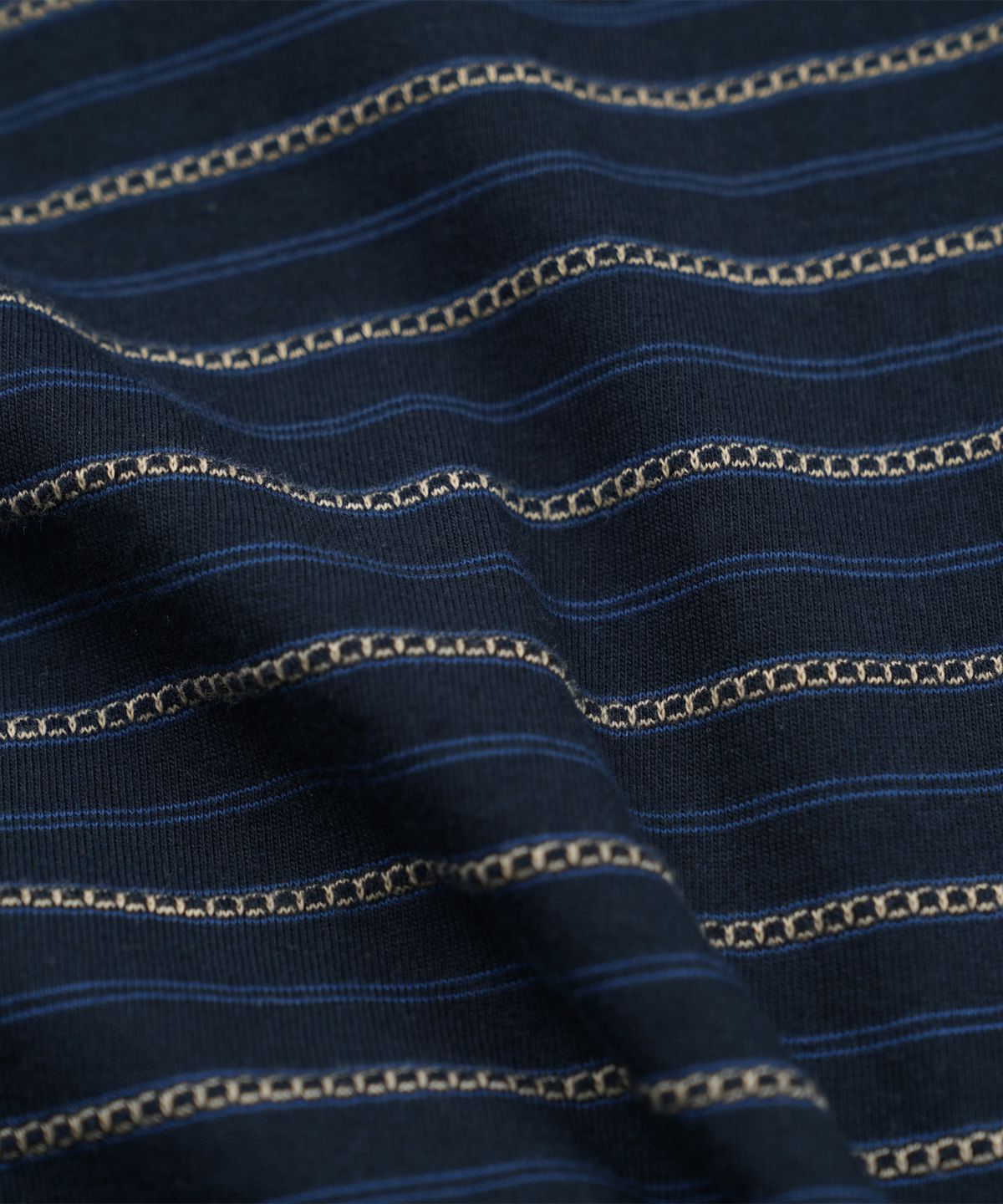 프리즘웍스(FRIZMWORKS) JACQUARD STRIPE HALF TEE _ NAVY