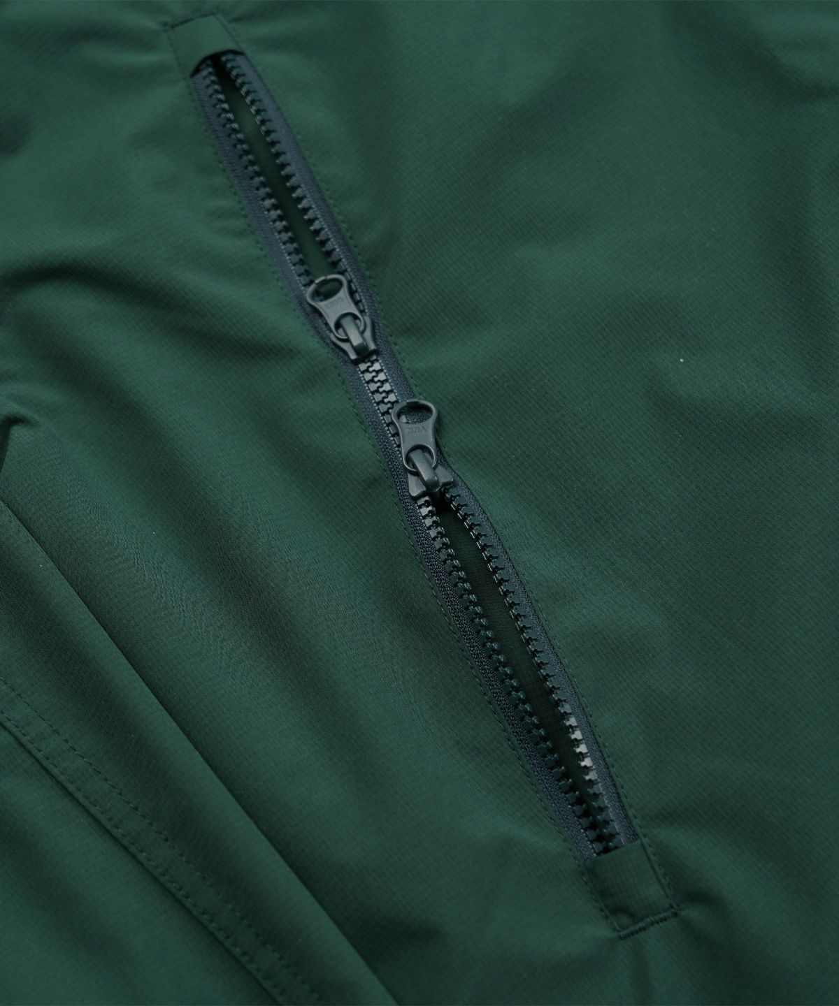 프리즘웍스(FRIZMWORKS) MICRO RIPSTOP ANORAK _ DARK GREEN