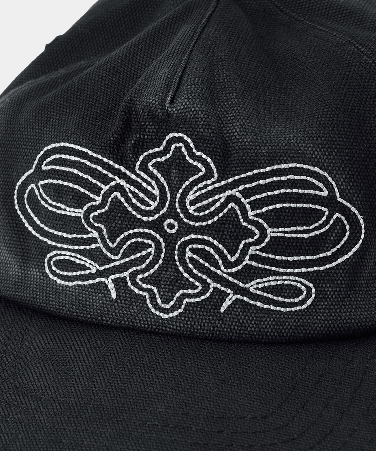 메종미네드(MAISON MINED) CELTIC CROSS WASHED TRUCKER CAP BLACK