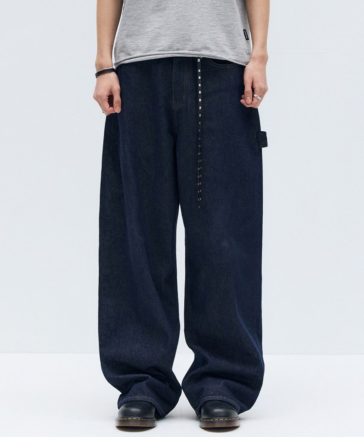 메종미네드(MAISON MINED) BACK-POINT DENIM PANTS INDIGO