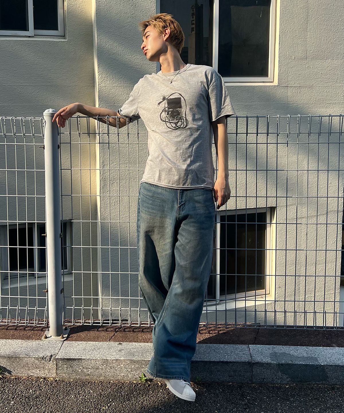 메종미네드(MAISON MINED) BACK-POINT DENIM PANTS MID BLUE