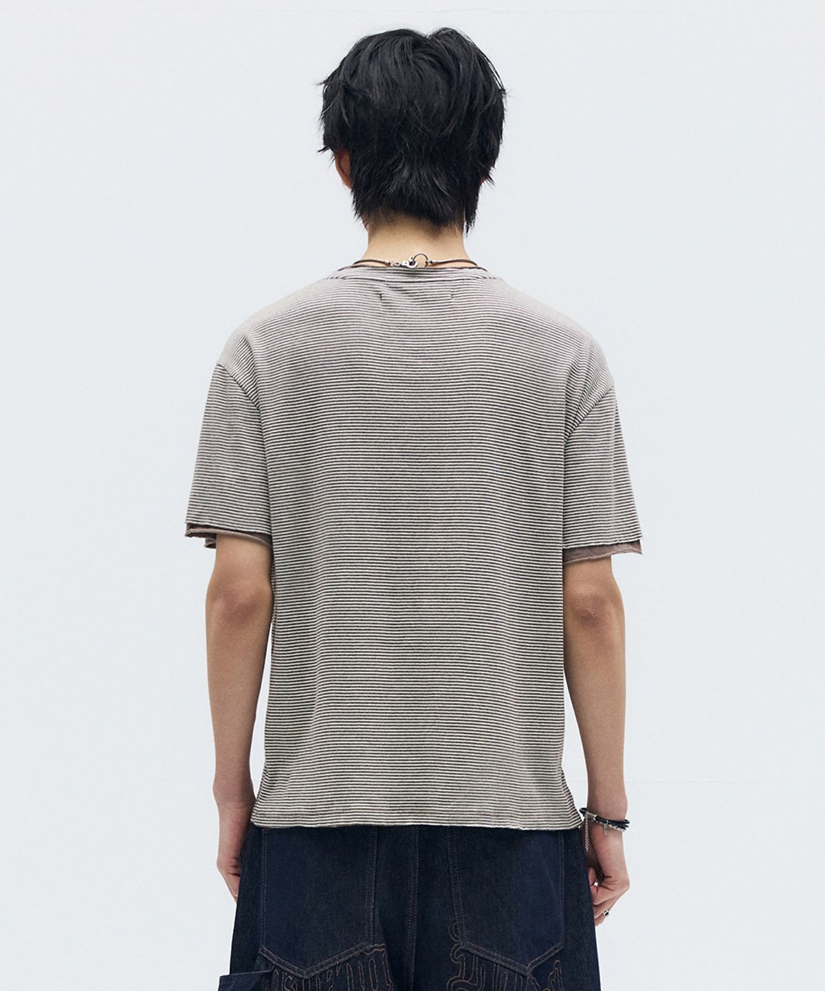 메종미네드(MAISON MINED) STRIPE LAYERED HALF T BROWN