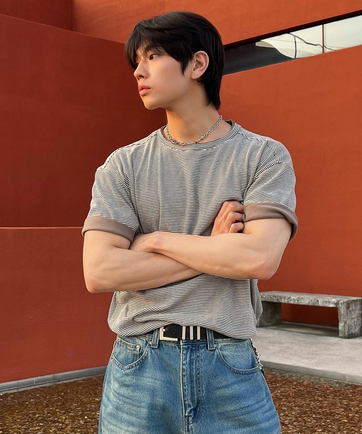 메종미네드(MAISON MINED) STRIPE LAYERED HALF T BROWN