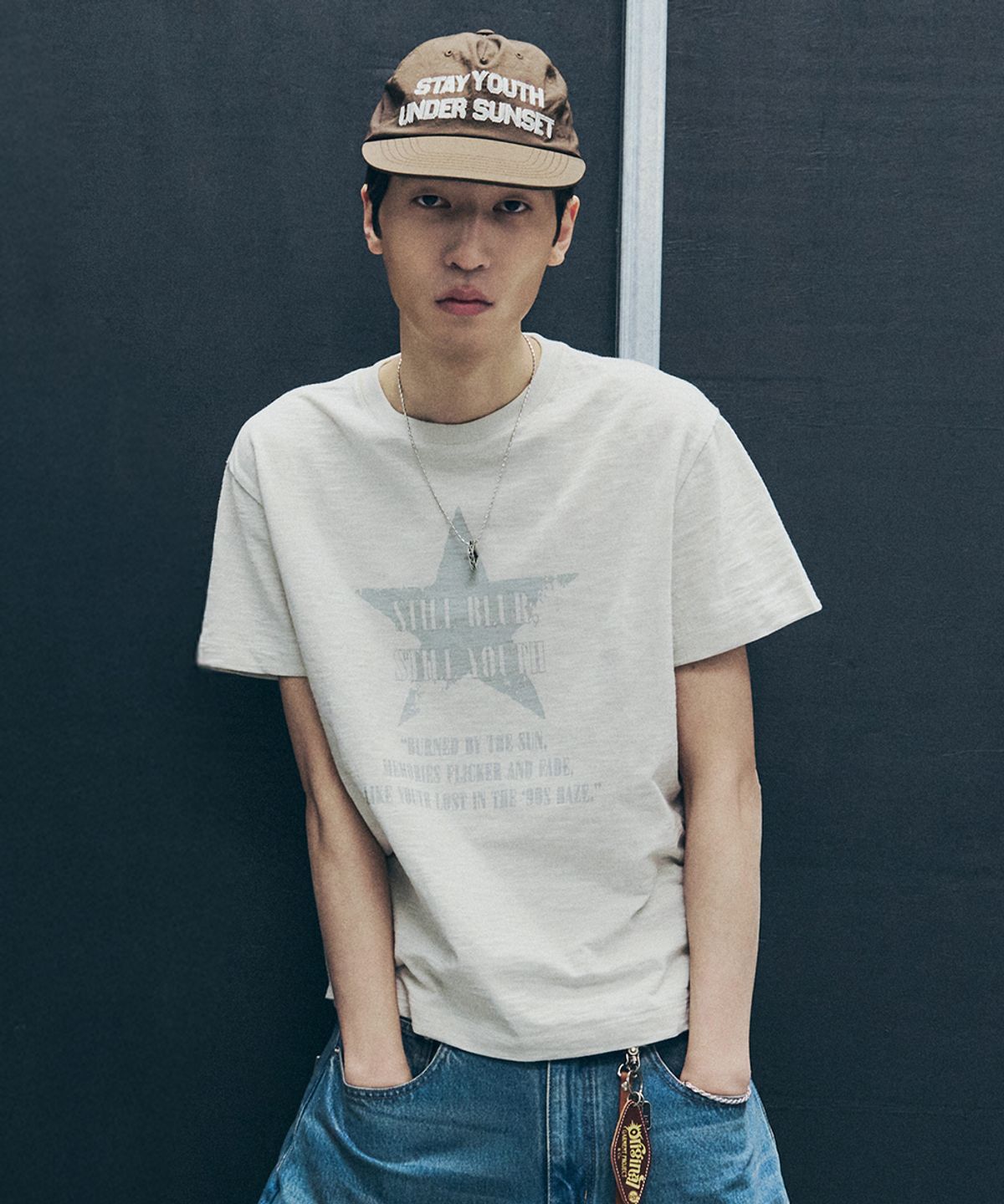 메종미네드(MAISON MINED) CRACKED STAR HALF T BEIGE