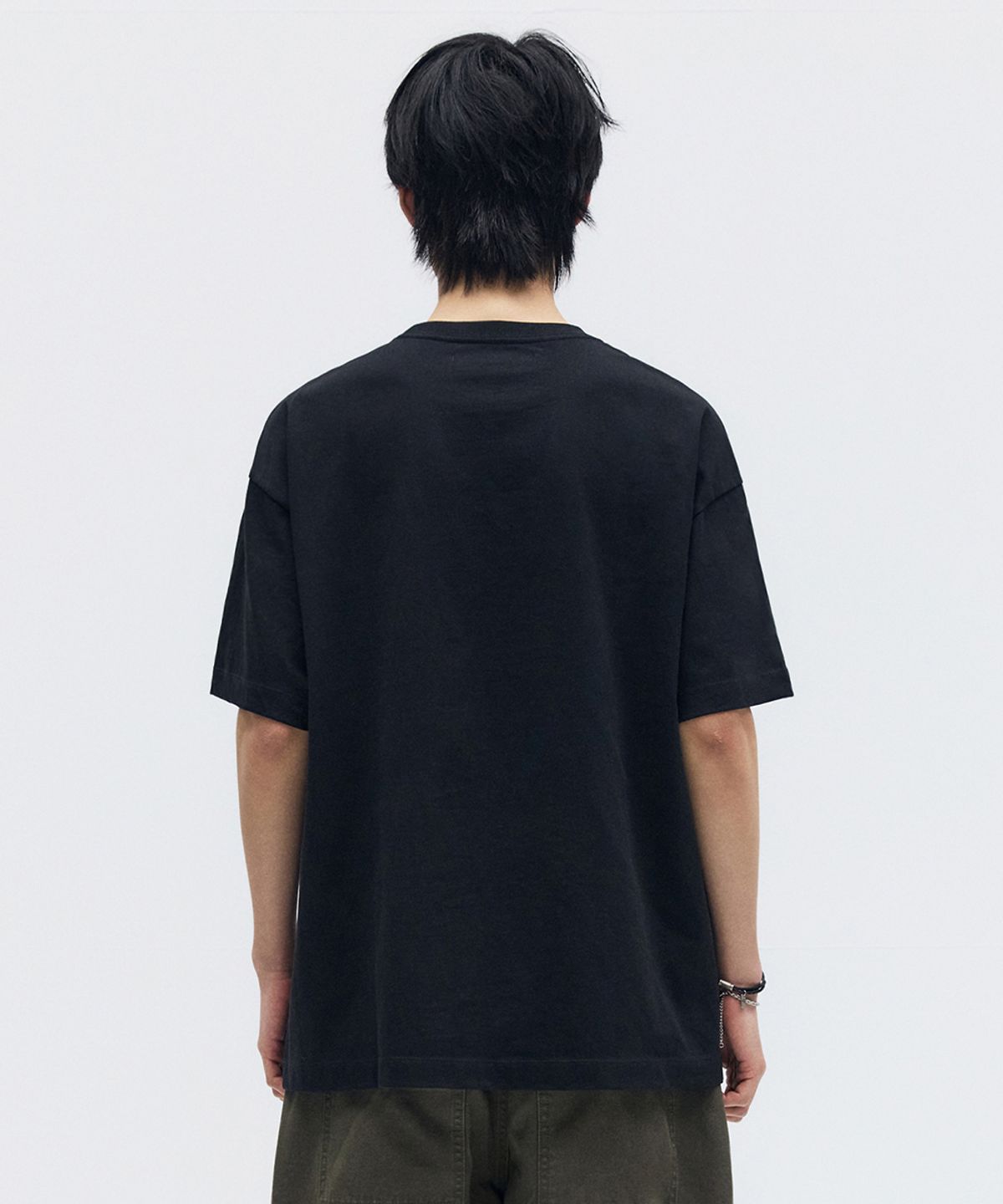 메종미네드(MAISON MINED) CROSS GUN GRAPHIC HALF T BLACK