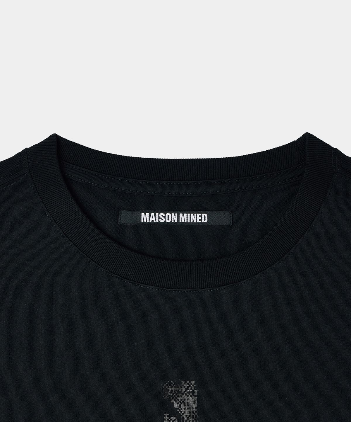 메종미네드(MAISON MINED) CROSS GUN GRAPHIC HALF T BLACK