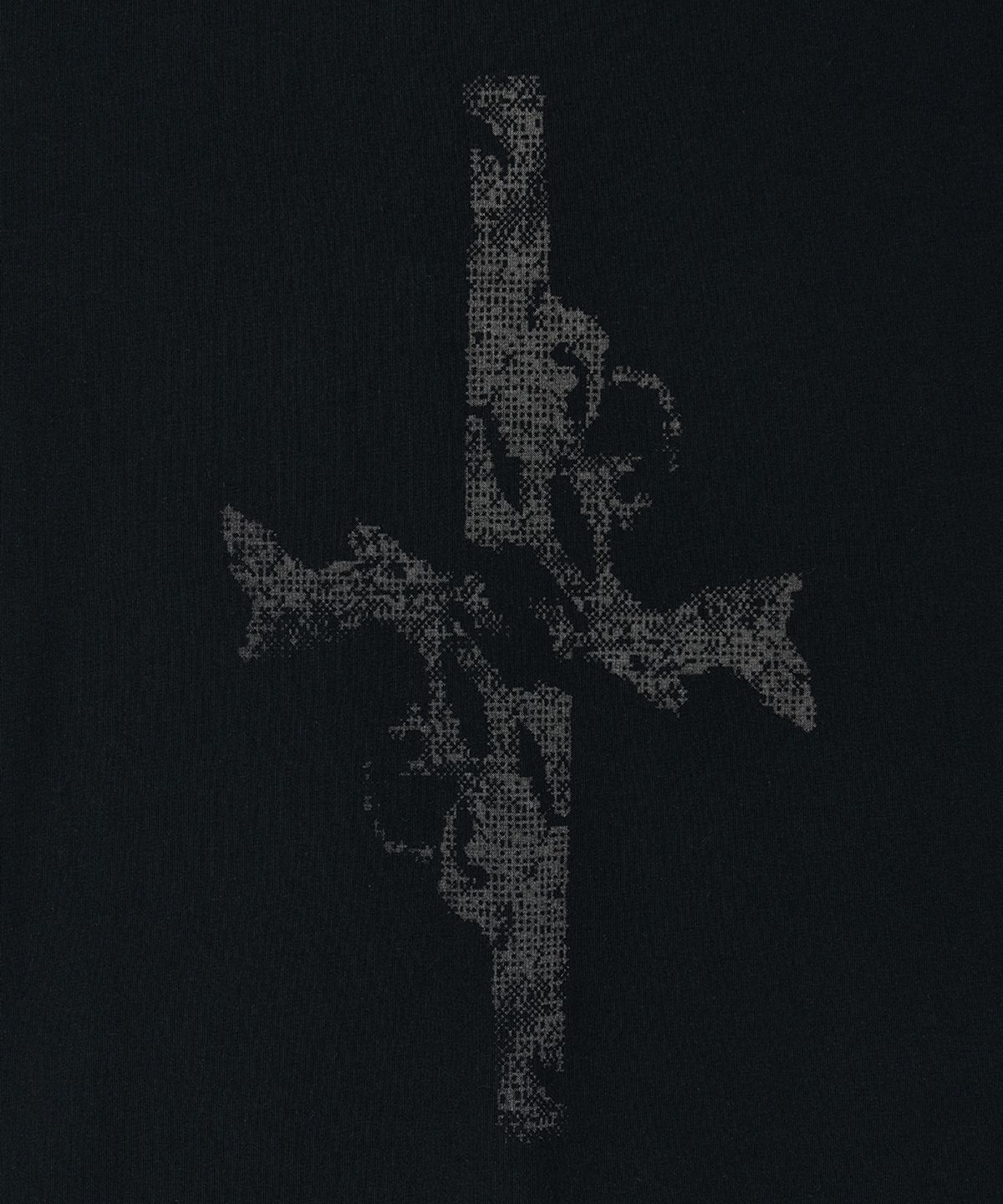 메종미네드(MAISON MINED) CROSS GUN GRAPHIC HALF T BLACK