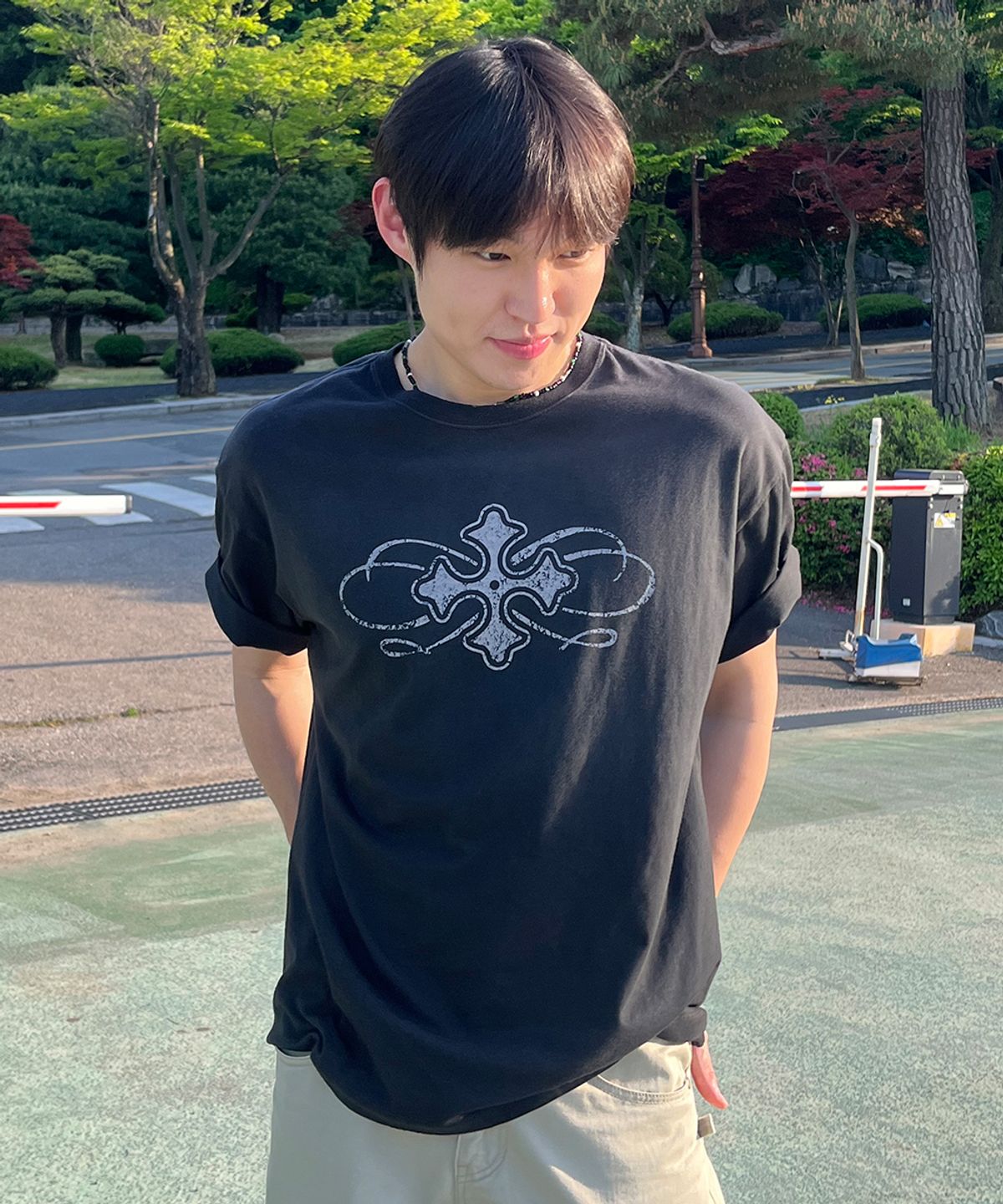 메종미네드(MAISON MINED) CELTIC CROSS WASHED HALF T BLACK