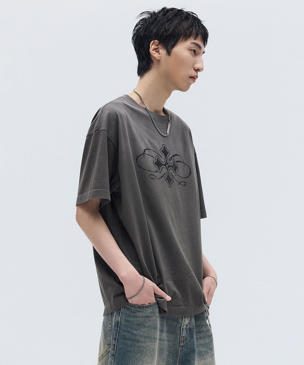 메종미네드(MAISON MINED) CELTIC CROSS WASHED HALF T CHARCOAL