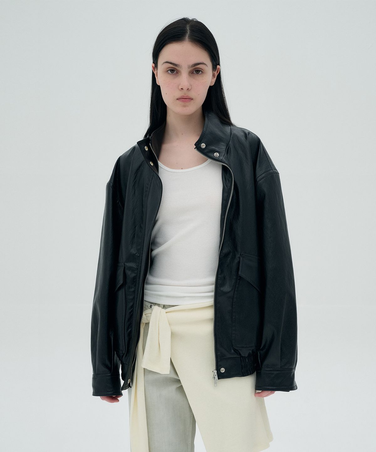 정감 스튜디오(JEONGGAM STUDIOS) High-Neck Faux Leather Jumper_2 color