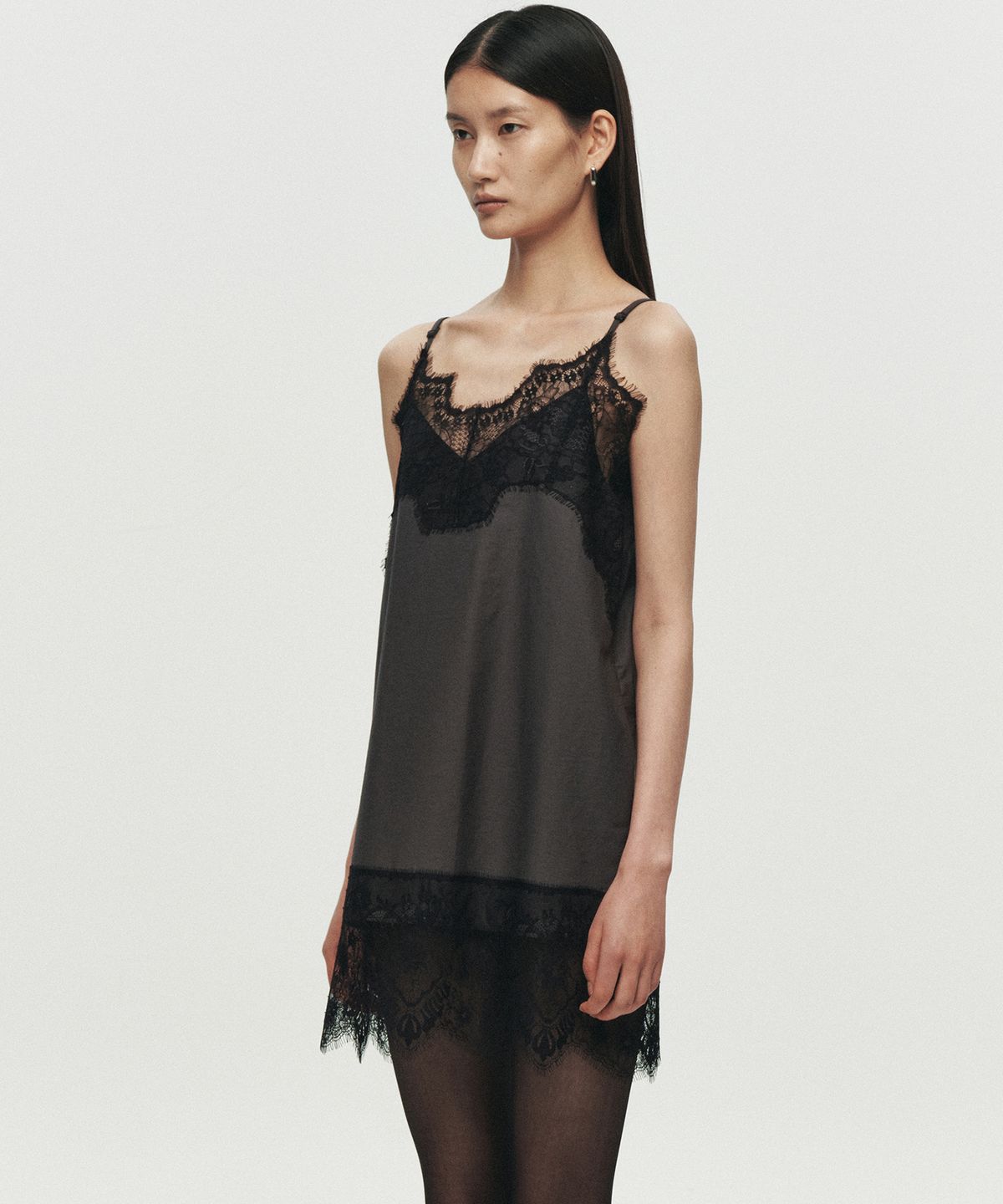 호이테(HEUTE) LACE LAYER SLIP DRESS (BLACK)