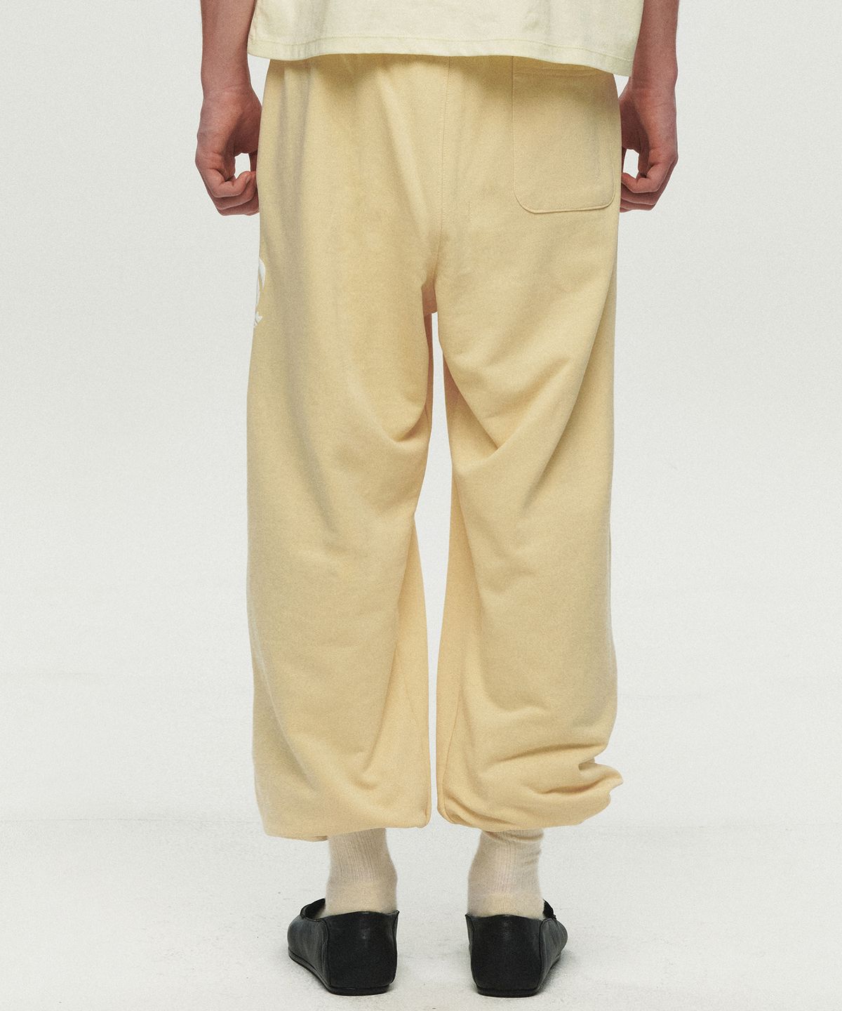 호이테(HEUTE) STAY UP SWEATPANTS (YELLOW)
