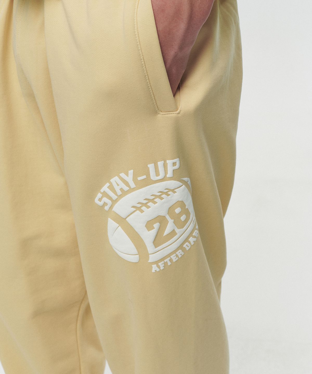 호이테(HEUTE) STAY UP SWEATPANTS (YELLOW)