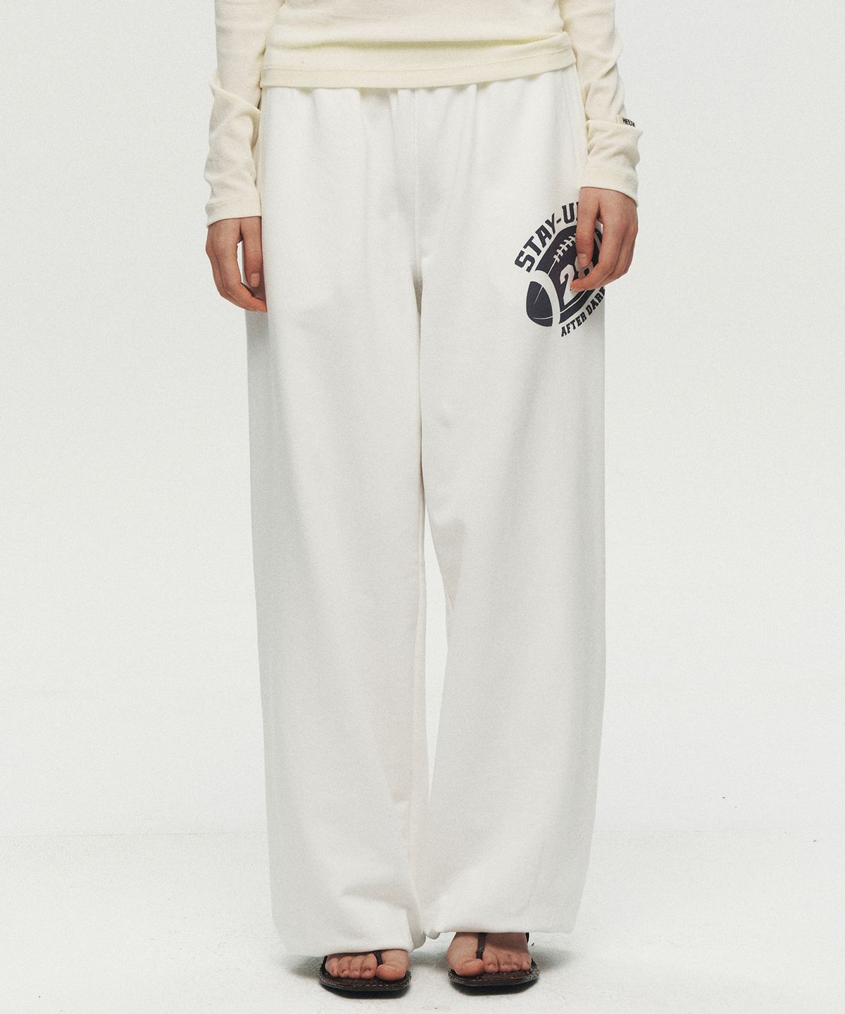 호이테(HEUTE) STAY UP SWEATPANTS (WHITE)