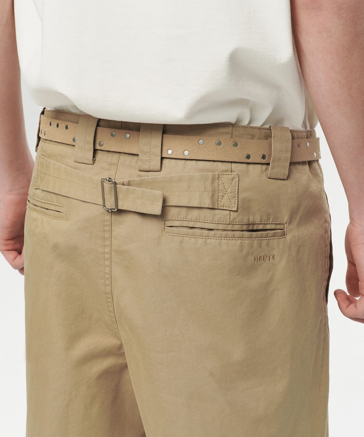 호이테(HEUTE) CURVE LINE WIDE PANTS (BEIGE)