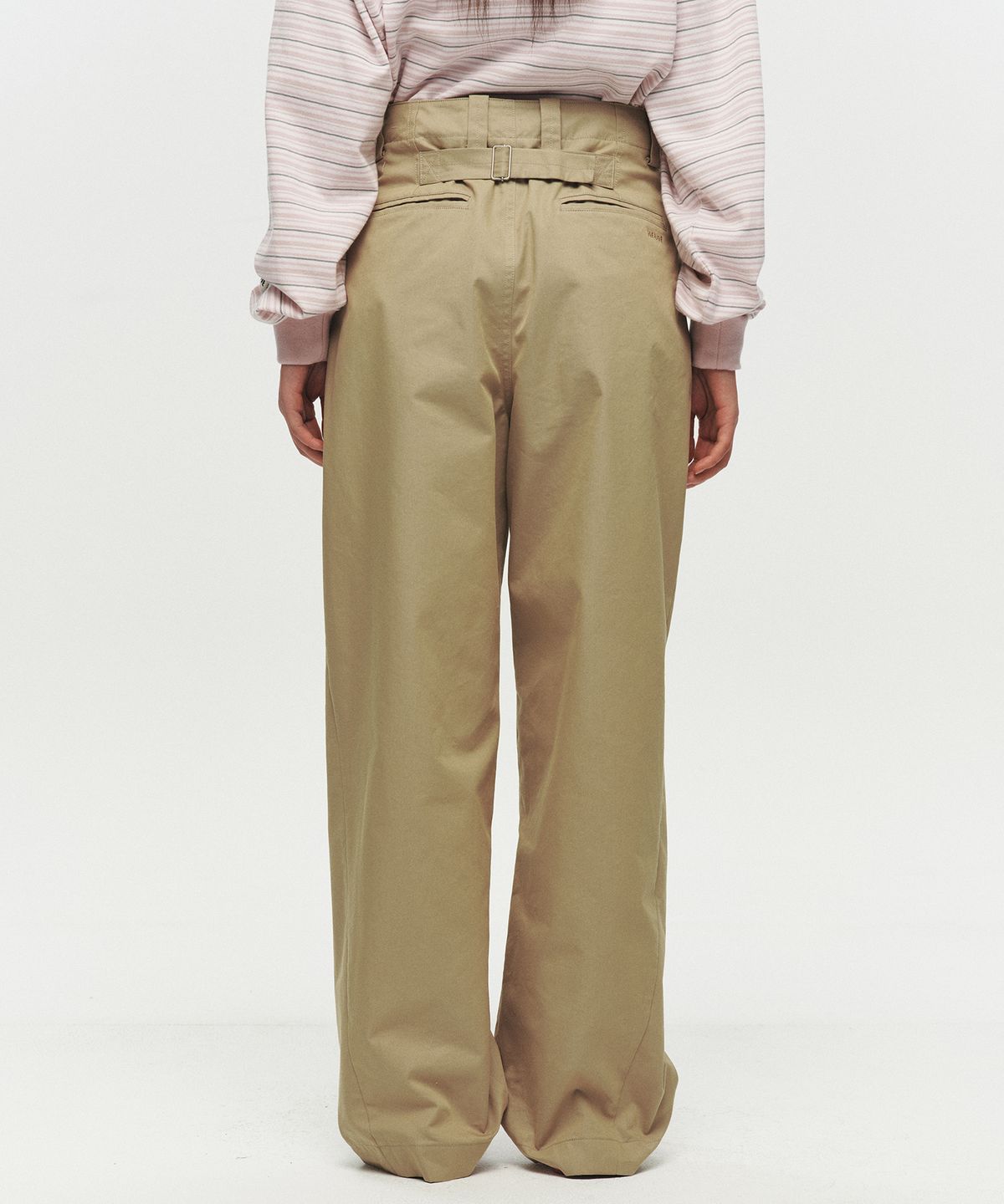 호이테(HEUTE) CURVE LINE WIDE PANTS (BEIGE)