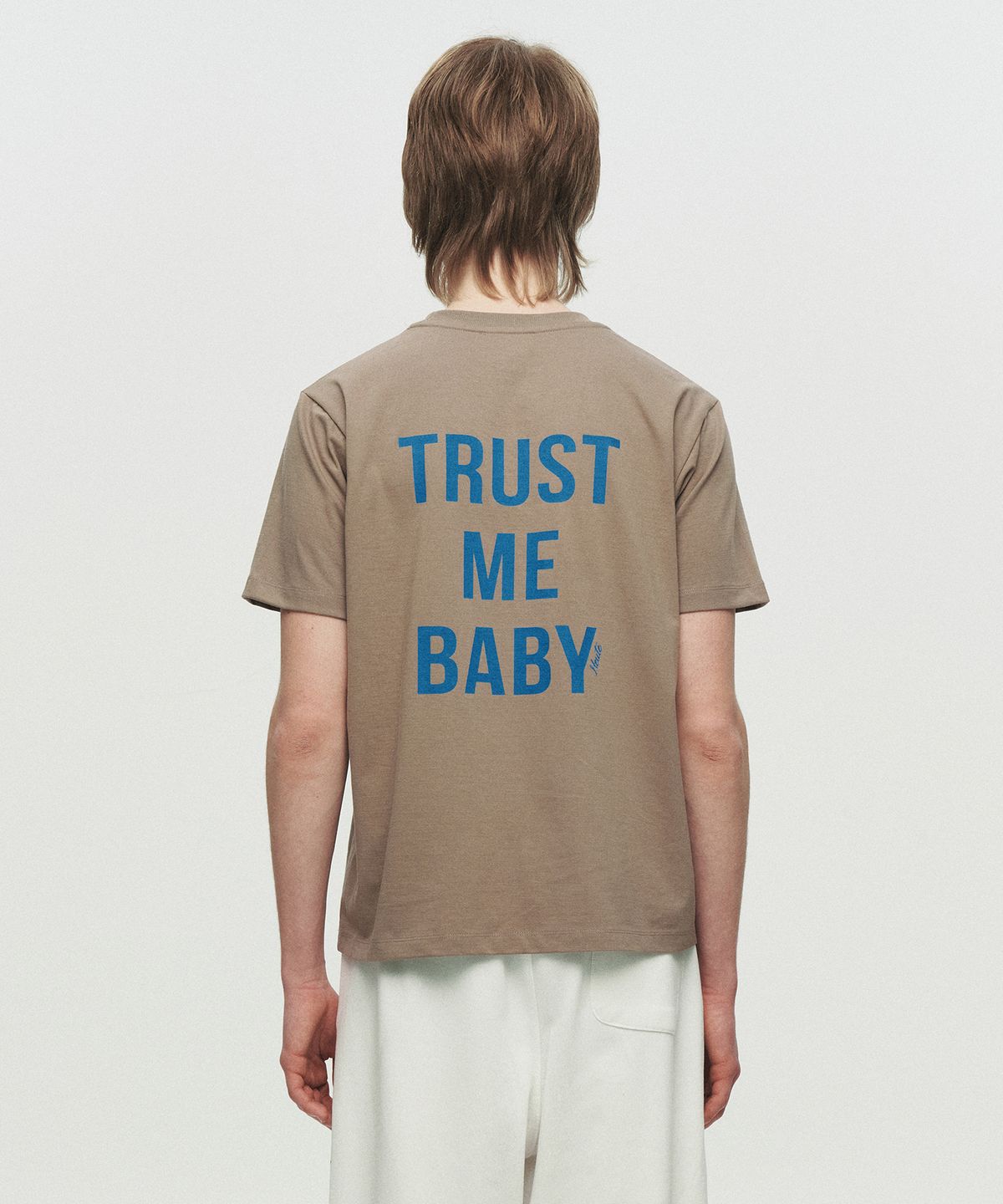 호이테(HEUTE) DON’T BE SHY T-SHIRT (BROWN)