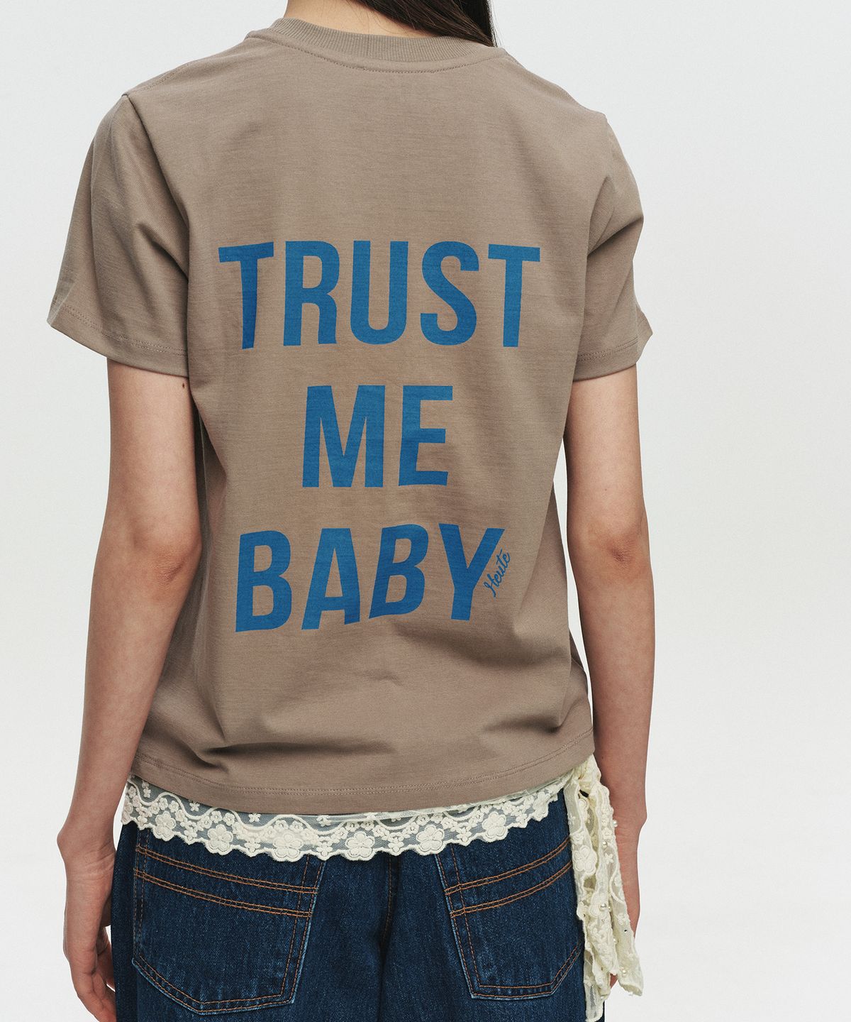 호이테(HEUTE) DON’T BE SHY T-SHIRT (BROWN)