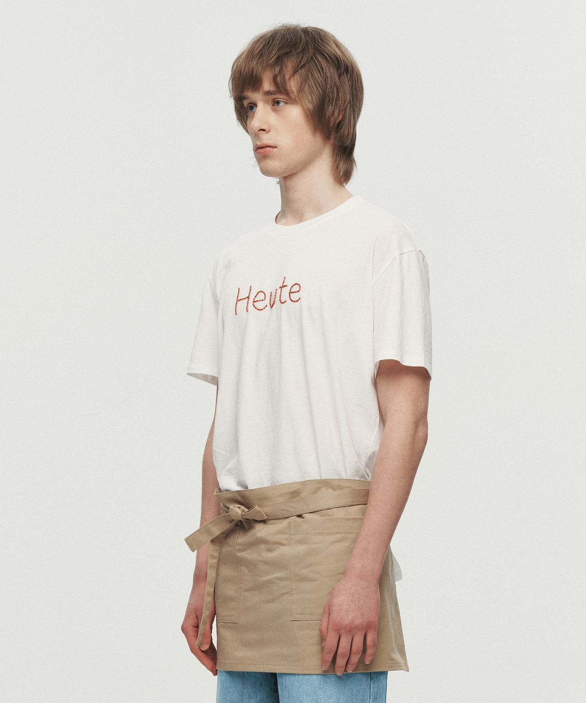 호이테(HEUTE) BEADED LOGO T-SHIRT (WHITE)