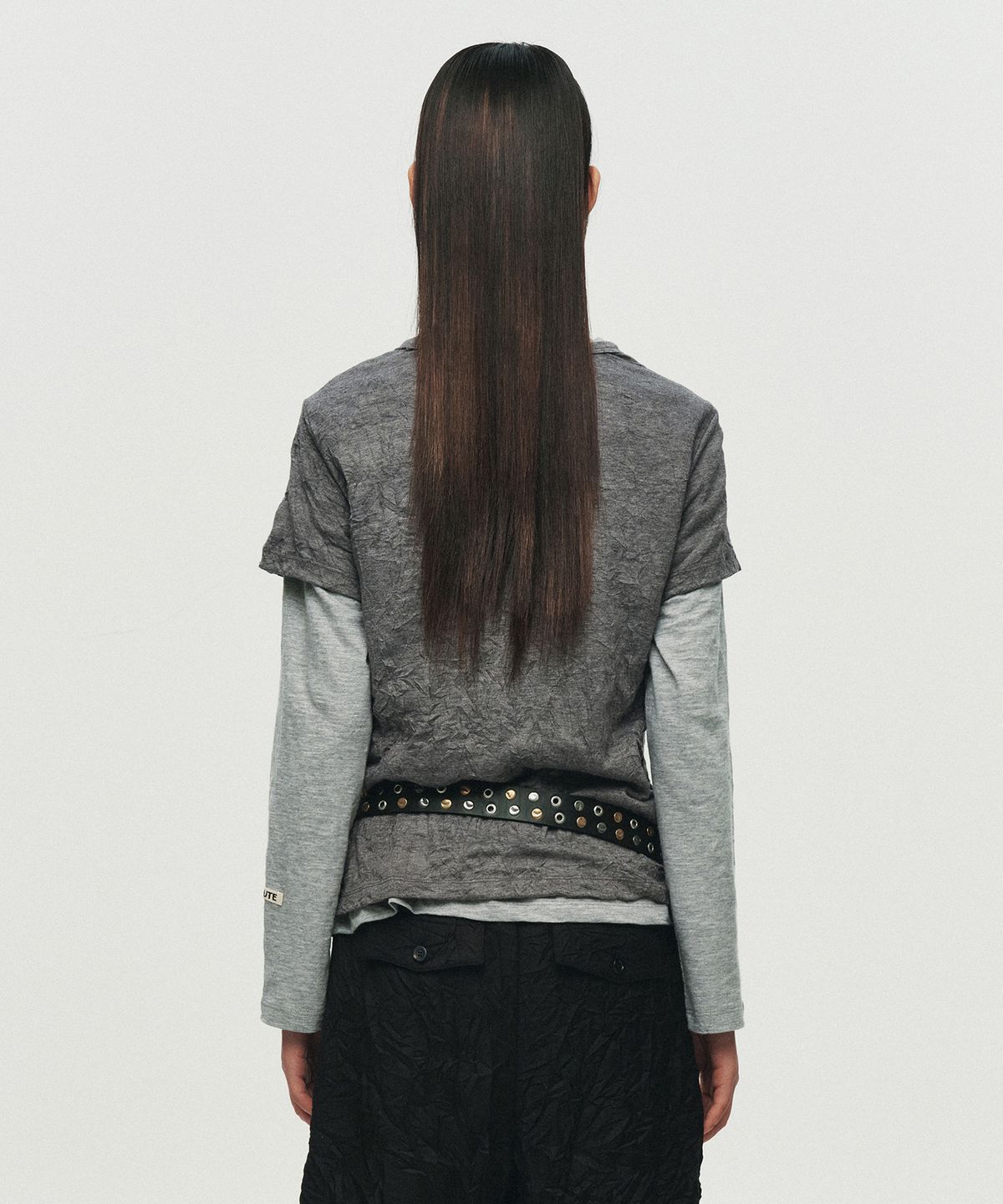 호이테(HEUTE) CRINKLE TEXTURE T-SHIRT (CHARCOAL)