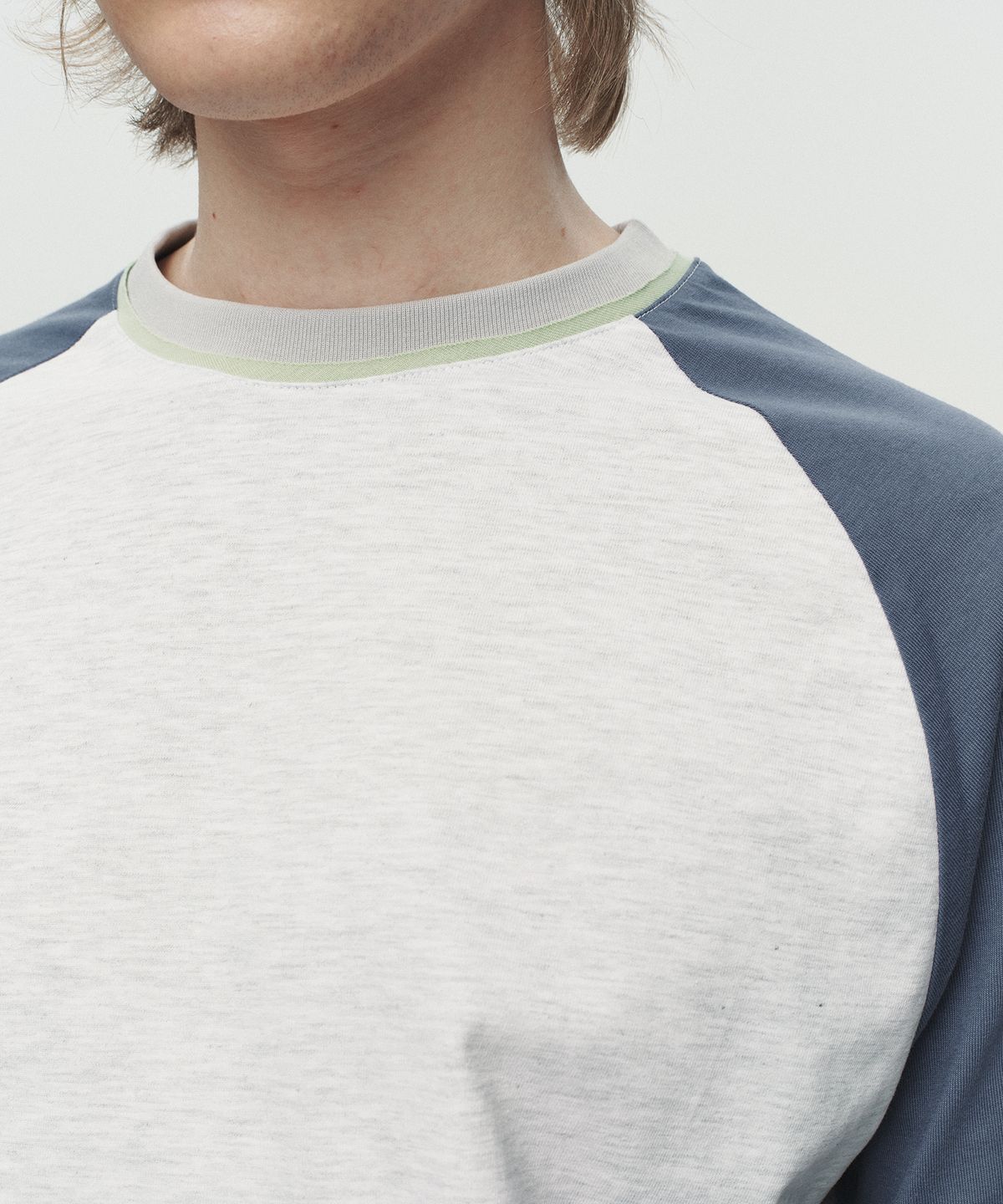 호이테(HEUTE) COLOR RAGLAN LONG SLEEVE T-SHIRT (NAVY)