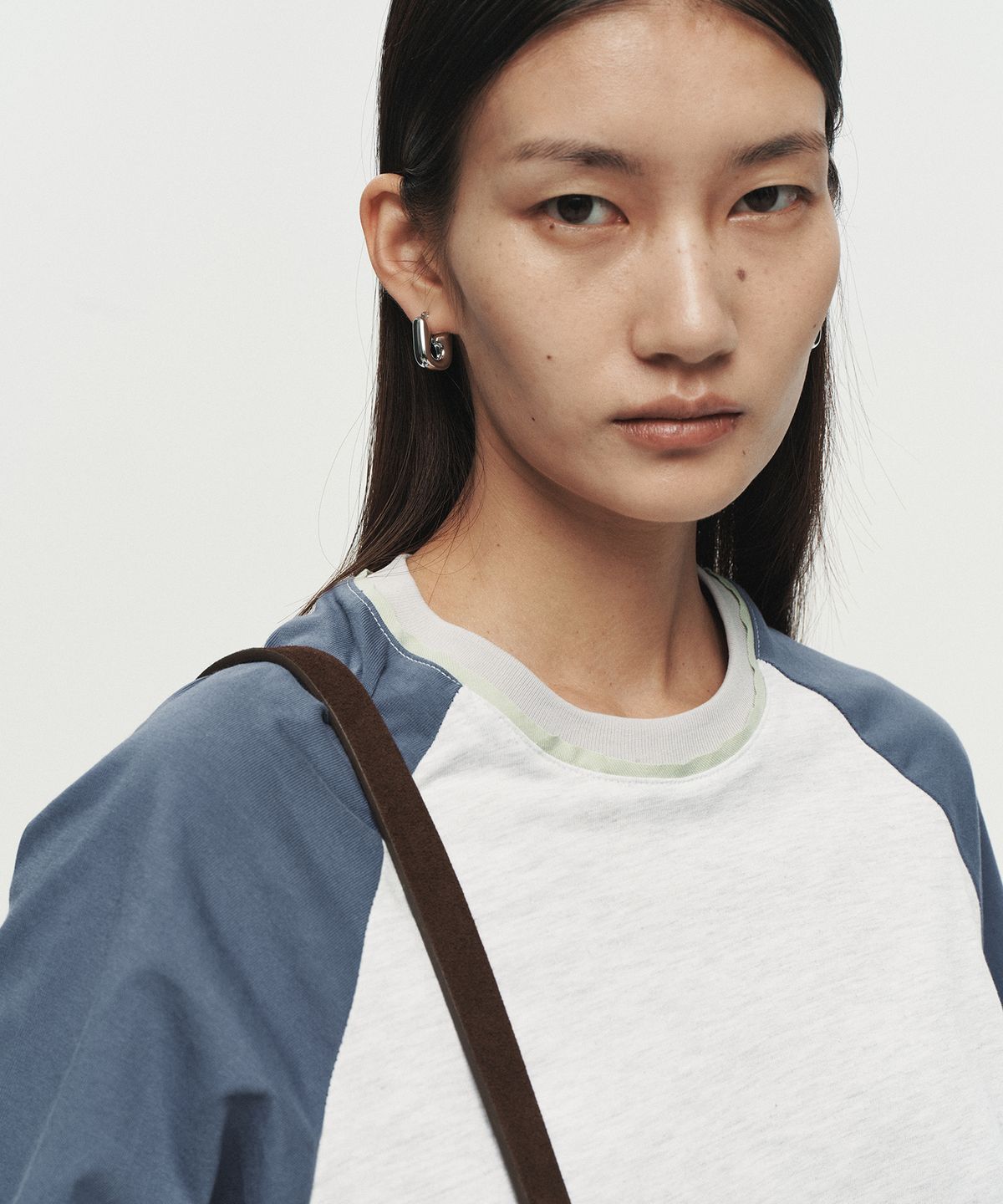 호이테(HEUTE) COLOR RAGLAN LONG SLEEVE T-SHIRT (NAVY)