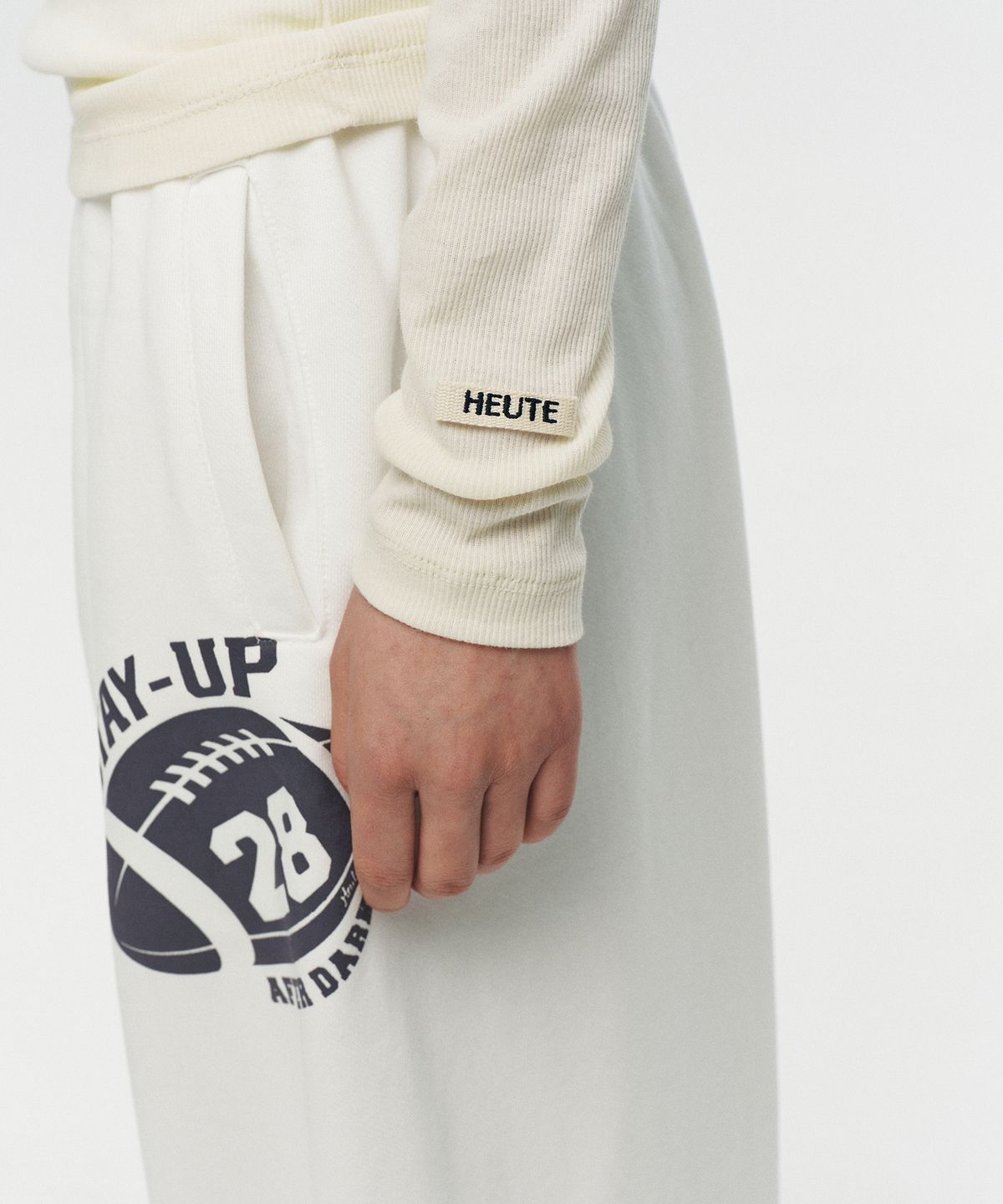 호이테(HEUTE) RIB SHEER HENLEY NECK T-SHIRT (IVORY)
